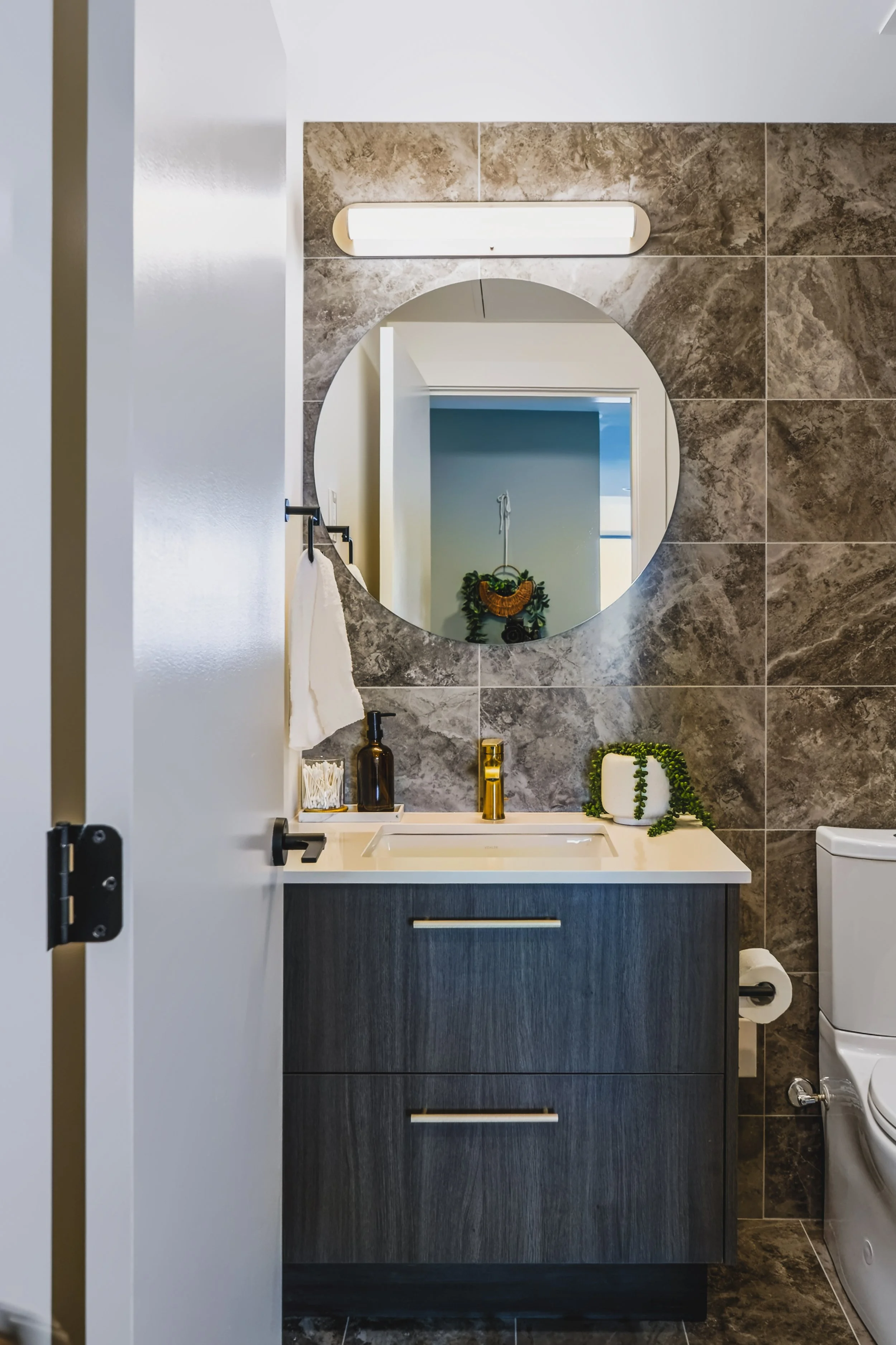 Aqua1408-12.jpg