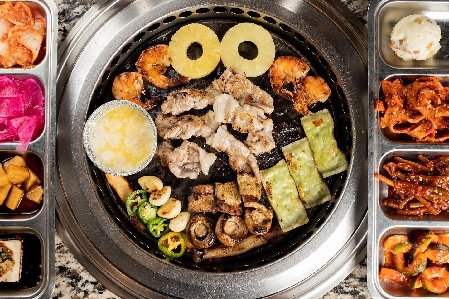 😄 We&rsquo;re smiling because - 1. Our Let&rsquo;s Meat customers and staff are the best. 2. All are welcome to come grill with us this weekend, rain or shine. 3. It&rsquo;s almost the summer! 
.
#memorialdayweekend #koreanbbq #allyoucaneat #letsmea
