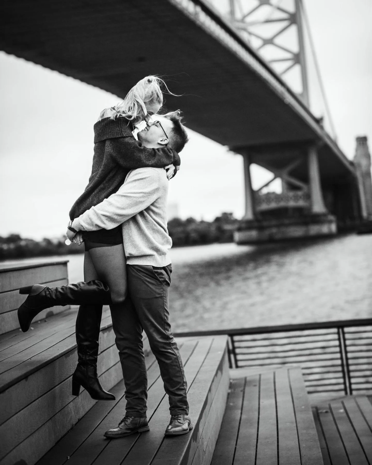 When a &ldquo;fake&rdquo; photoshoot turns into a forever moment ✨💍

Lizzy thought she was just helping me &lsquo;build my portfolio&rsquo; with a styled shoot at Race Street Pier in Philadelphia, complete with her friends Ale &amp; Brendan there fo