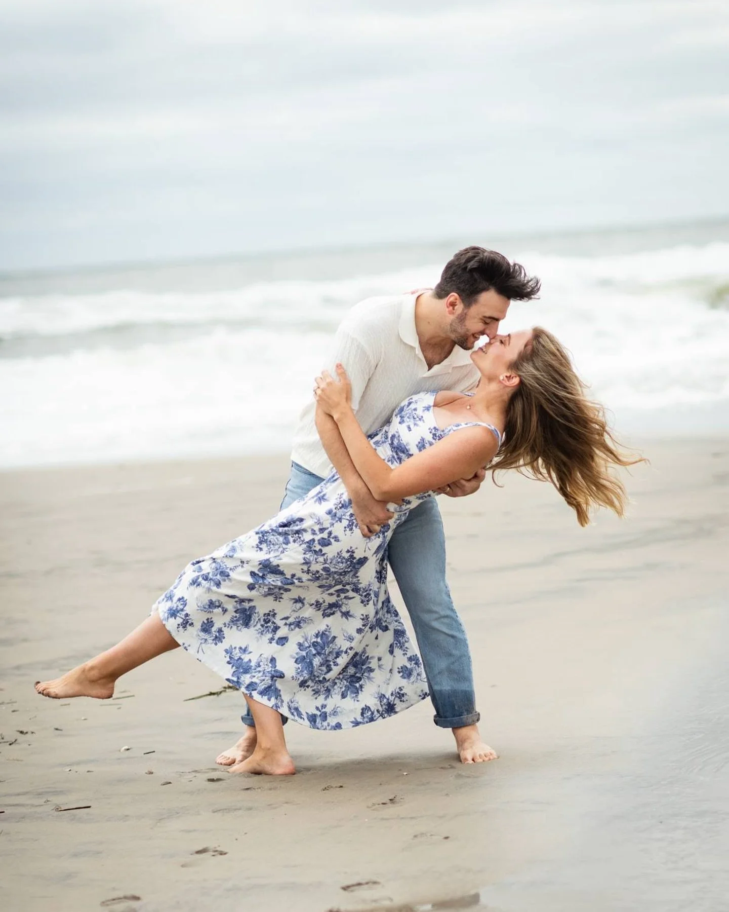 This unseasonably warm weather feels like a good excuse to share some of my favorites from Lauren &amp; Eric&rsquo;s family portraits in Ocean City, Nj 🌾🐚

What a blast photographing not only the three of them, but 15 total family members ranging i