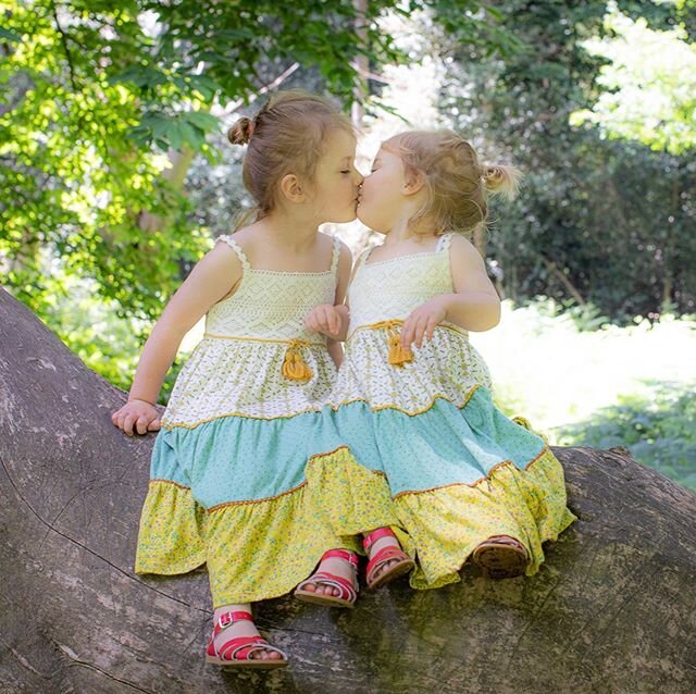 They are best friends most of the time 🥰 I&rsquo;m so glad they&rsquo;ve had eachother during lockdown #cheshamphotographer #berkhamstedphotographer #berkophotographer #kingslangleyphotographer #lovepicturesbyleila #rickmansworthphotographer #chippe