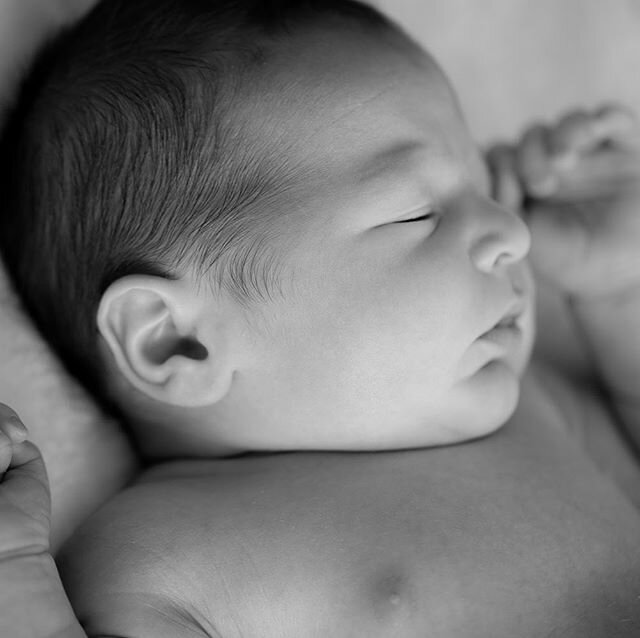 I love black and white newborn photography. It&rsquo;s just so classic and stylish. #newbornphotography #newbornphotographer #newborn #blackandwhitenewbornphotography #cheshamphotographer #berkhamstedphotographer #berkophotographer #kingslangleyphoto