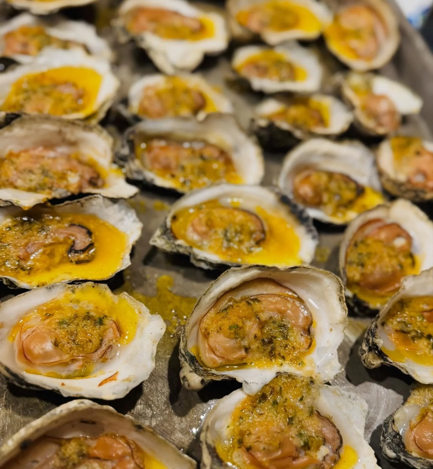 We're taking Xmas &amp; NYE (one day ships only for NYE) orders now in the ShuckShop&trade;️

Class up your gatherings or give the gift of our oyster club this year 🦪🎁

Link in bio 🔗