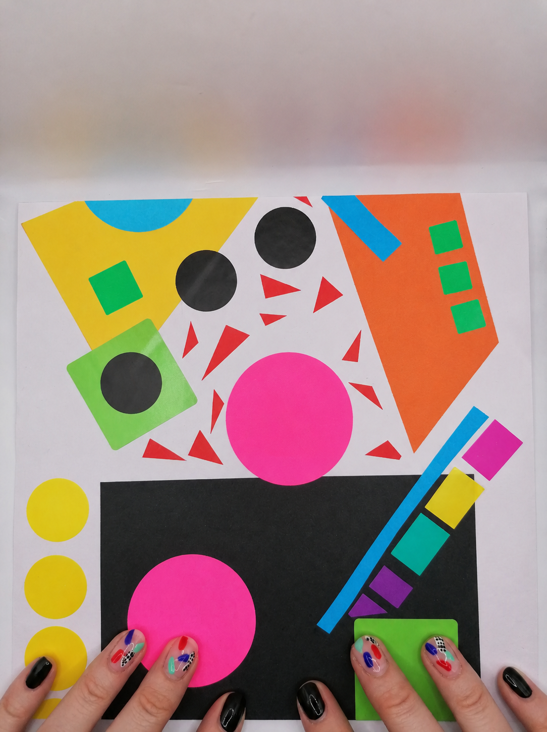 Shapes &amp; Calm: a mindful collaging experience for adults 