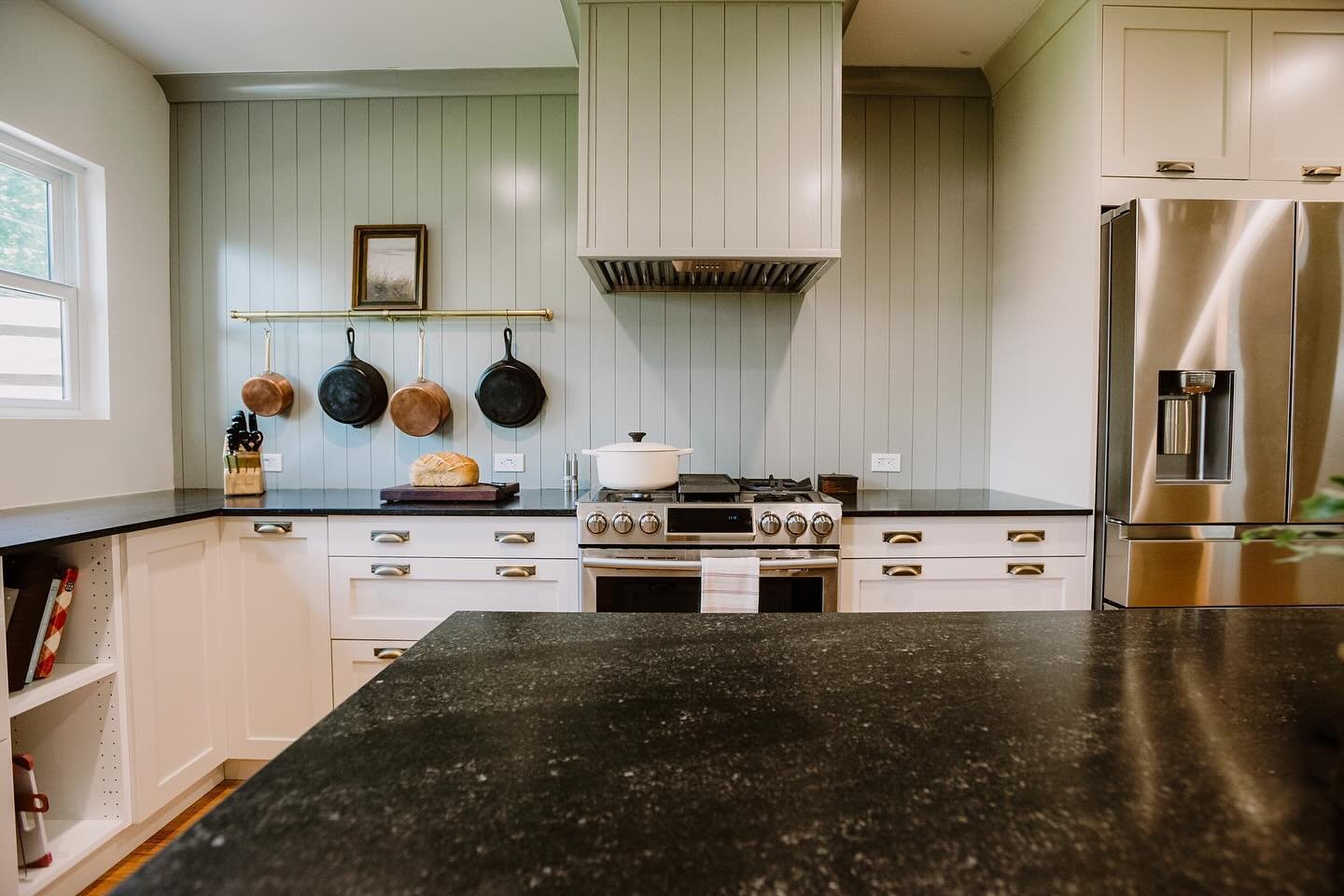 Swipe left ⬅️ to witness the magic of progress!  Can you believe we completed this kitchen makeover back in 2020?  It&rsquo;s incredible to pause and reflect on just how far we&rsquo;ve come.  This transformation never fails to amaze me. 

While my s