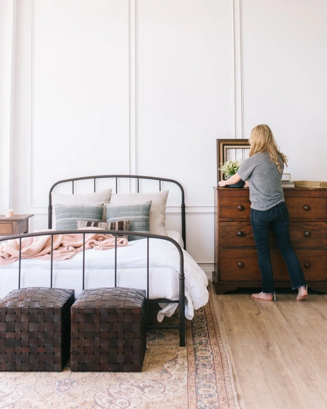 I may believe throw pillows make a room feel layered and lived in&hellip; Mr. Wright still believes they belong on the floor by the end of the day. 😶

This handwoven Indian wool pillow brings in just the right amount of texture and character. The so