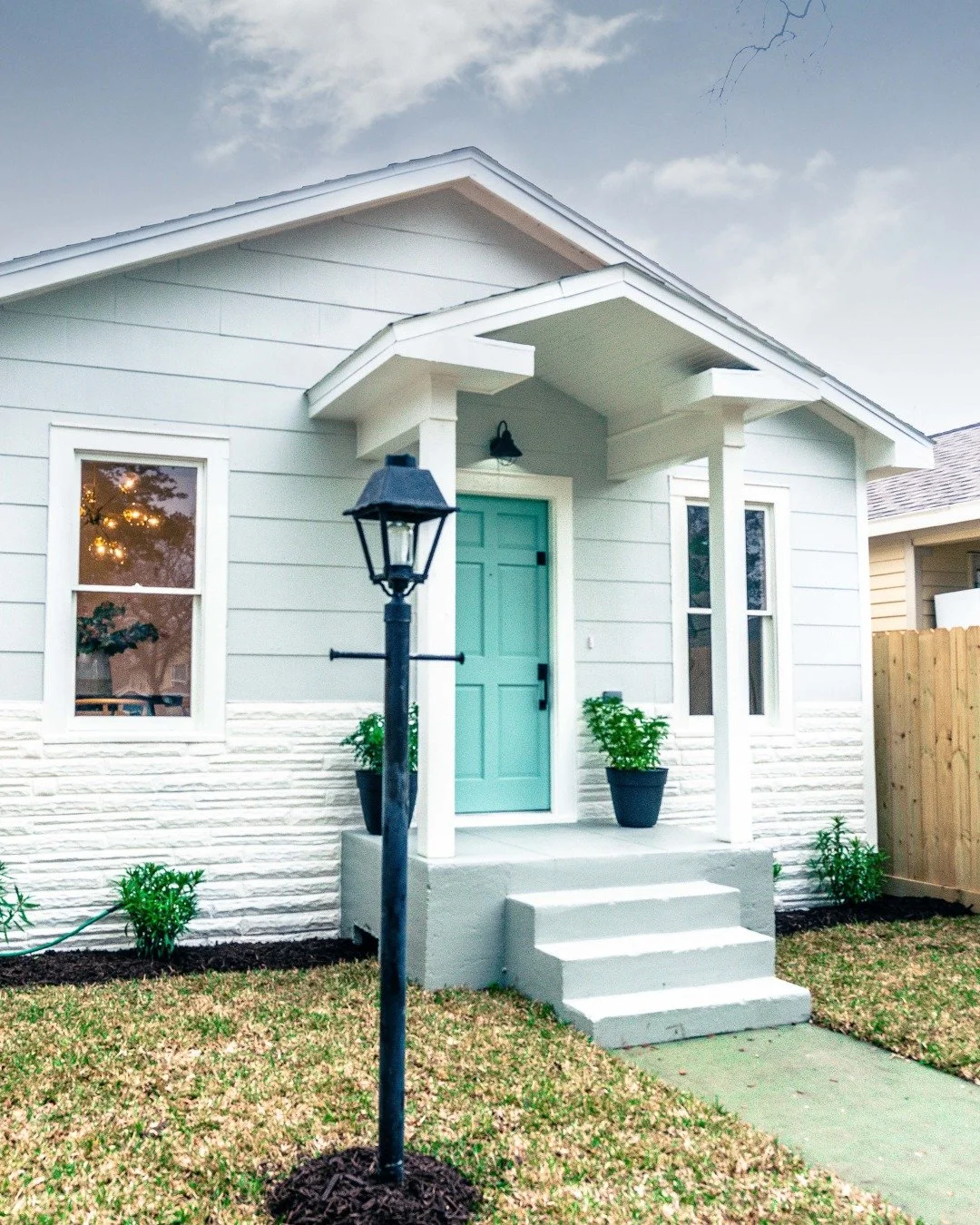 Even on the coldest January days, this project still feels like sunshine to us. 🤍
Once we look at these photos, we&rsquo;re instantly back in warm air, salt light, and slow coastal mornings.

Taking it down to the shiplap and building it back with i
