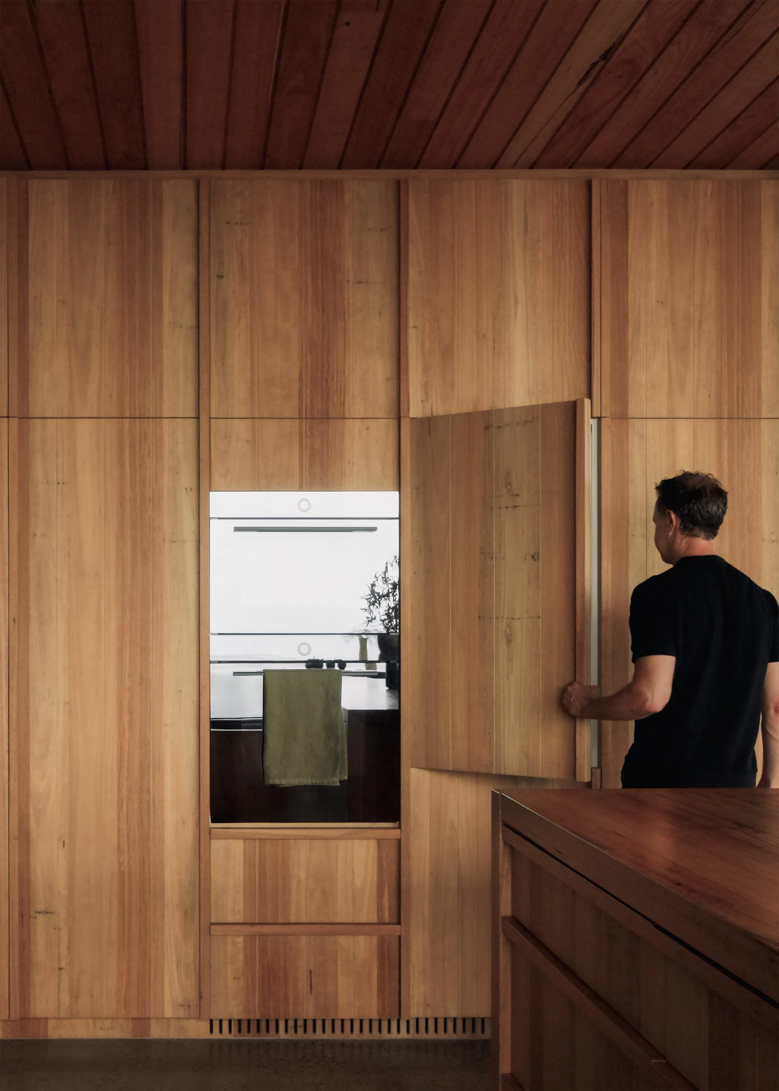 minimalist kitchen design – rural house design – Fish Creek House – Fish Creek Victoria Australia – Horizon House by Neil Architecture – Simple Dwelling