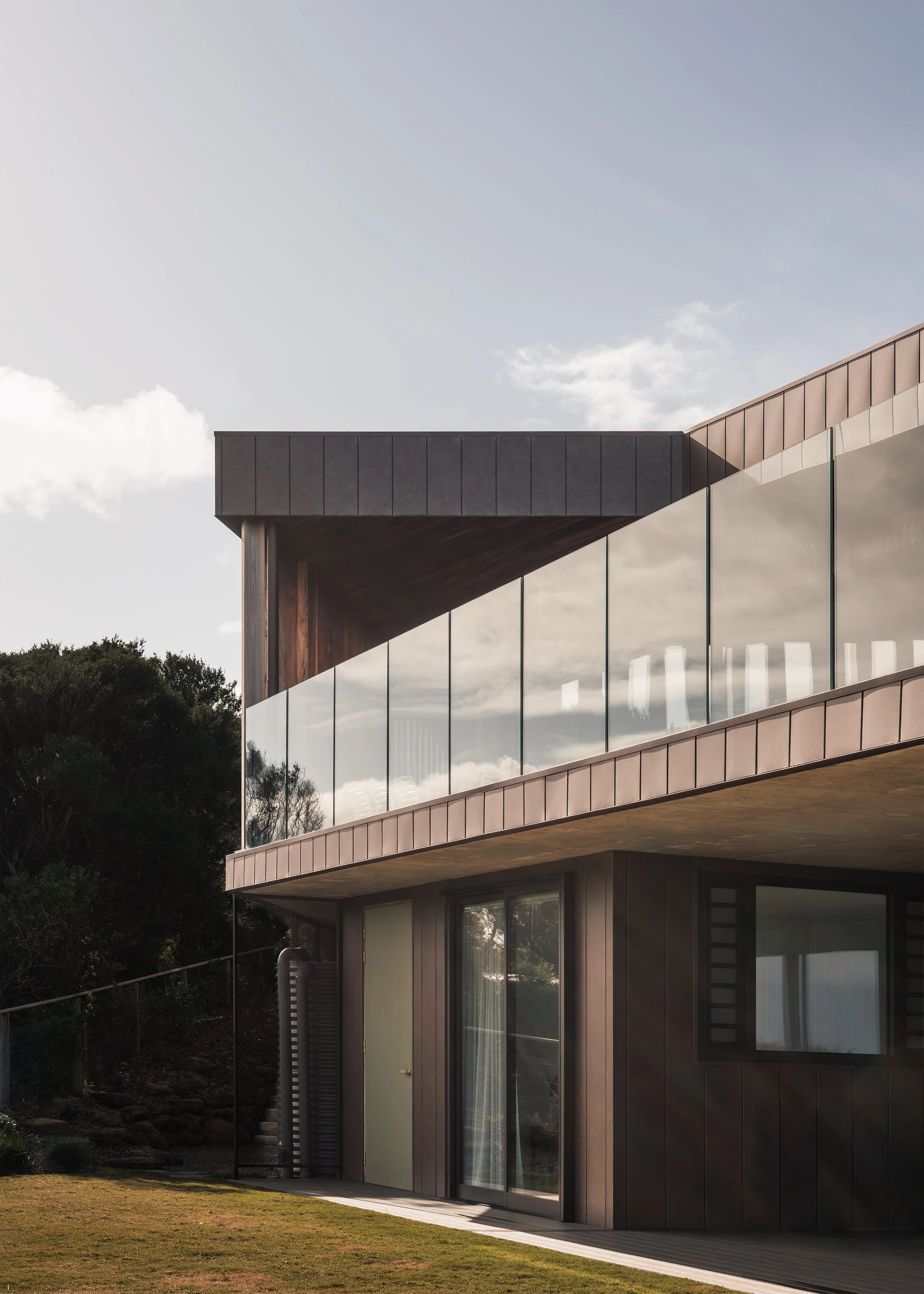 corten red metal external cladding – architect designed coastal house – Fairhaven Victoria Australia – Fairhaven by LTD Architectural Design Studio and DOOD Studio – Simple Dwelling