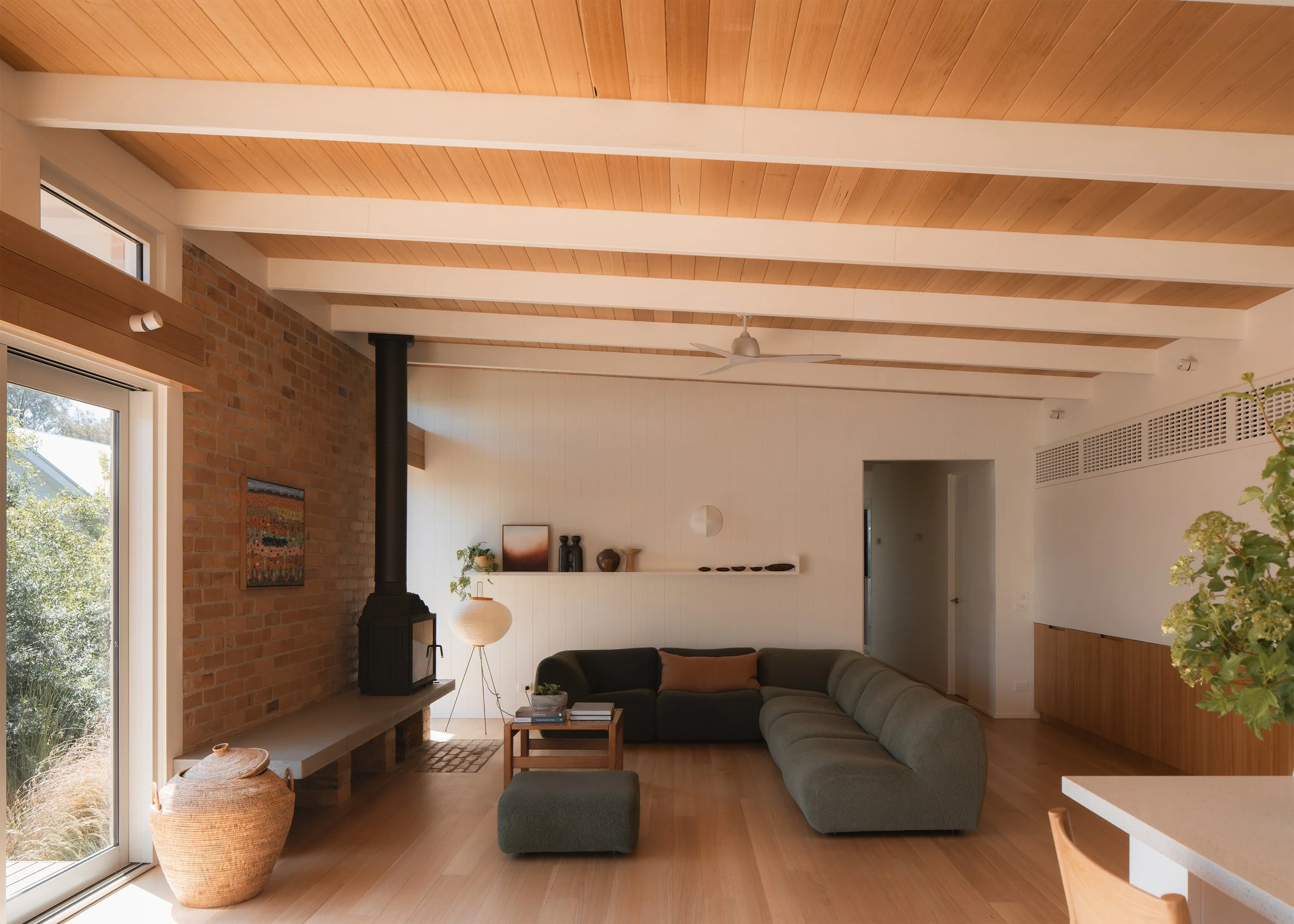 coastal architecture – mid century modern inspired – Barwon Heads Victoria Australia – Fisherman's Walk by Megowan