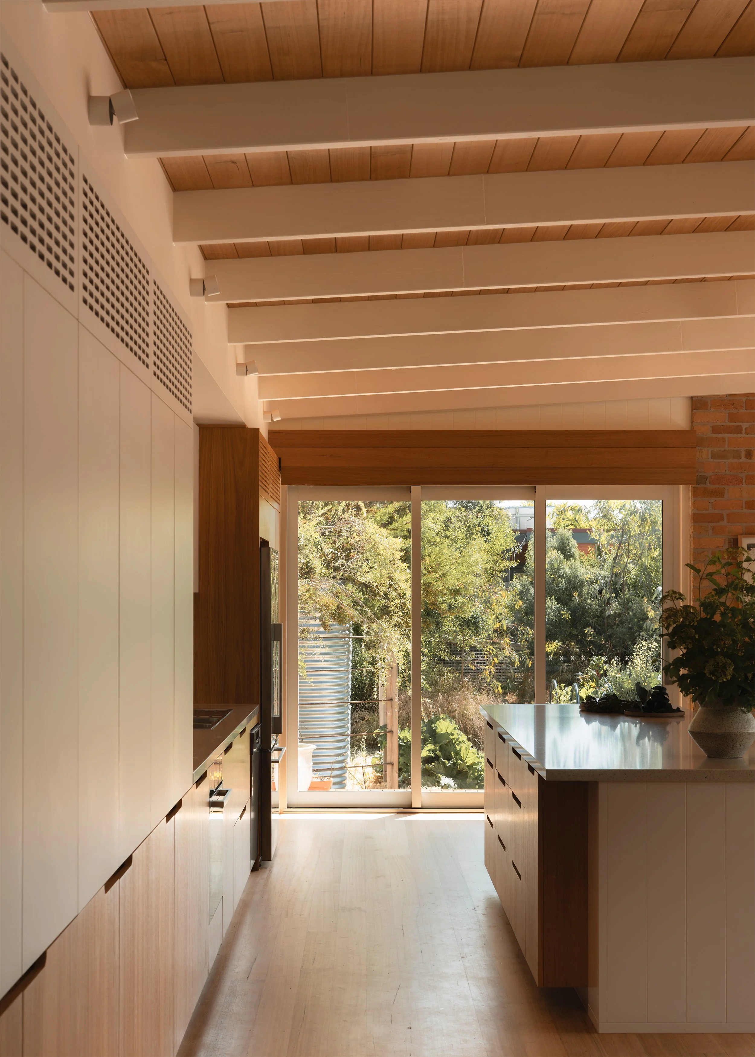 kitchen design – budget friendly house design – Barwon Heads Victoria Australia – Fisherman's Walk by Megowan