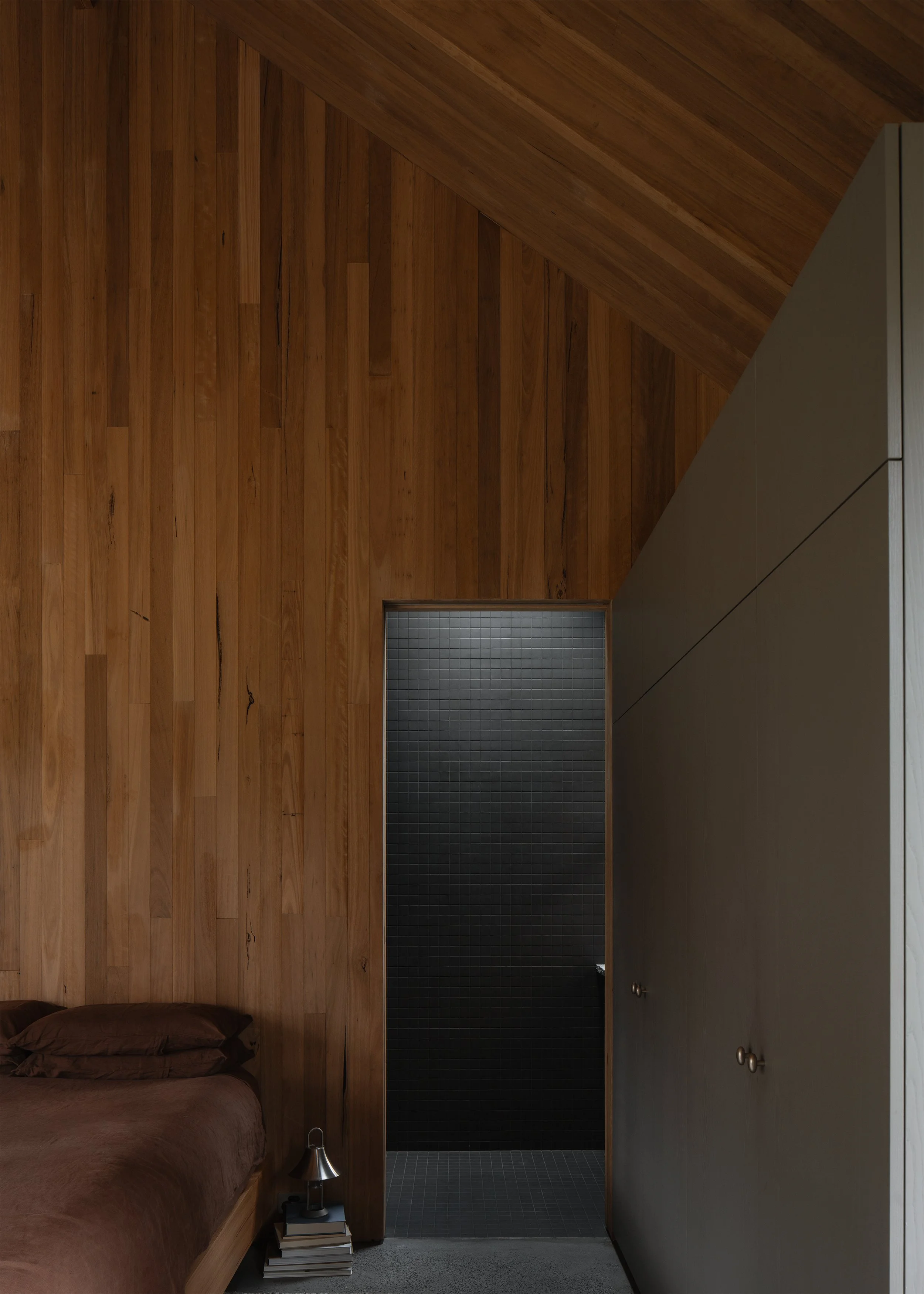 small cabin interior design – architect's house – Bittern Victoria Australia – Bittern Cabin by Nic Morgante