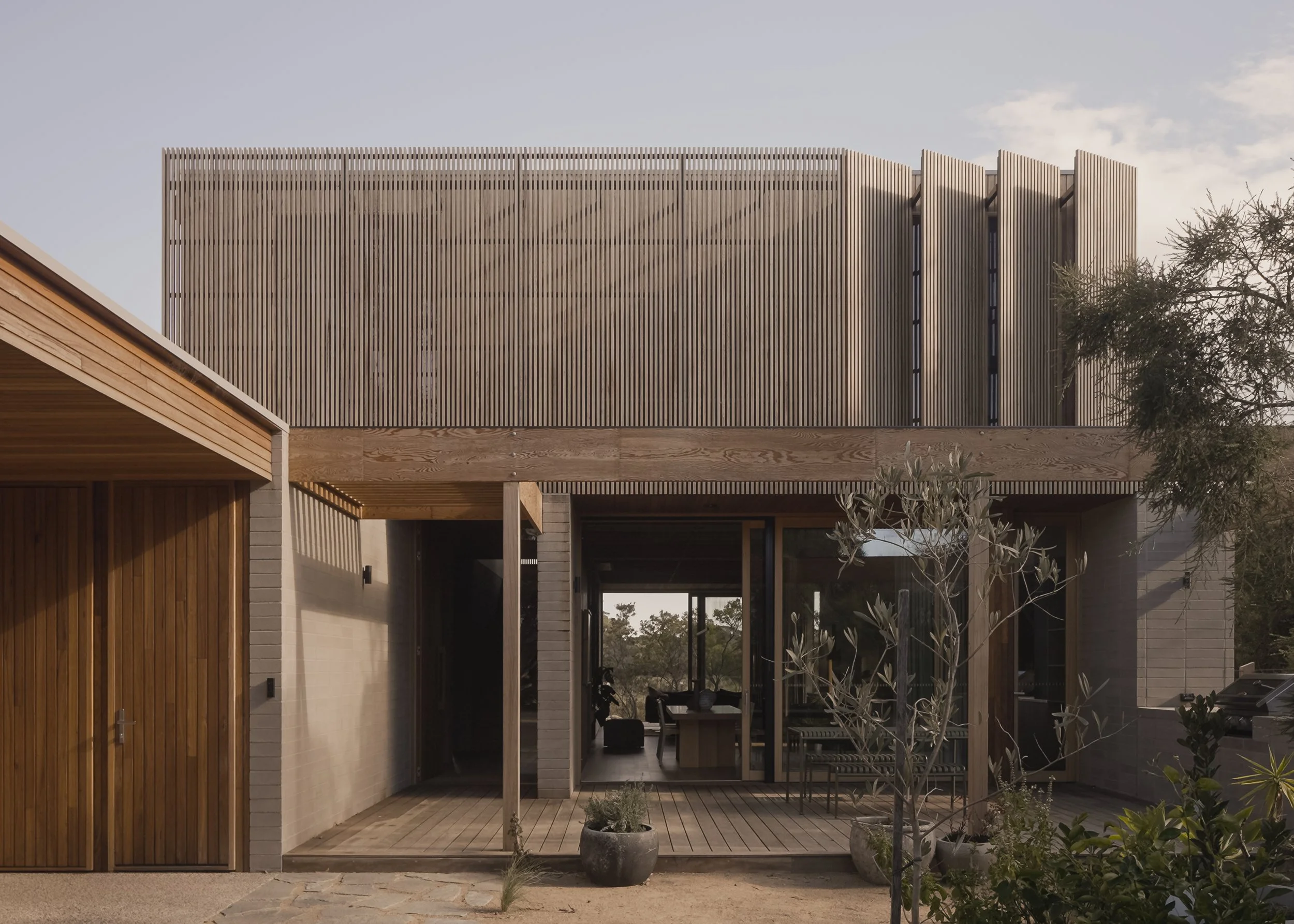 timber house design – coastal house design – Point Lonsdale House Victoria Australia – Point Lonsdale House by Field Office Architecture – Simple Dwelling
