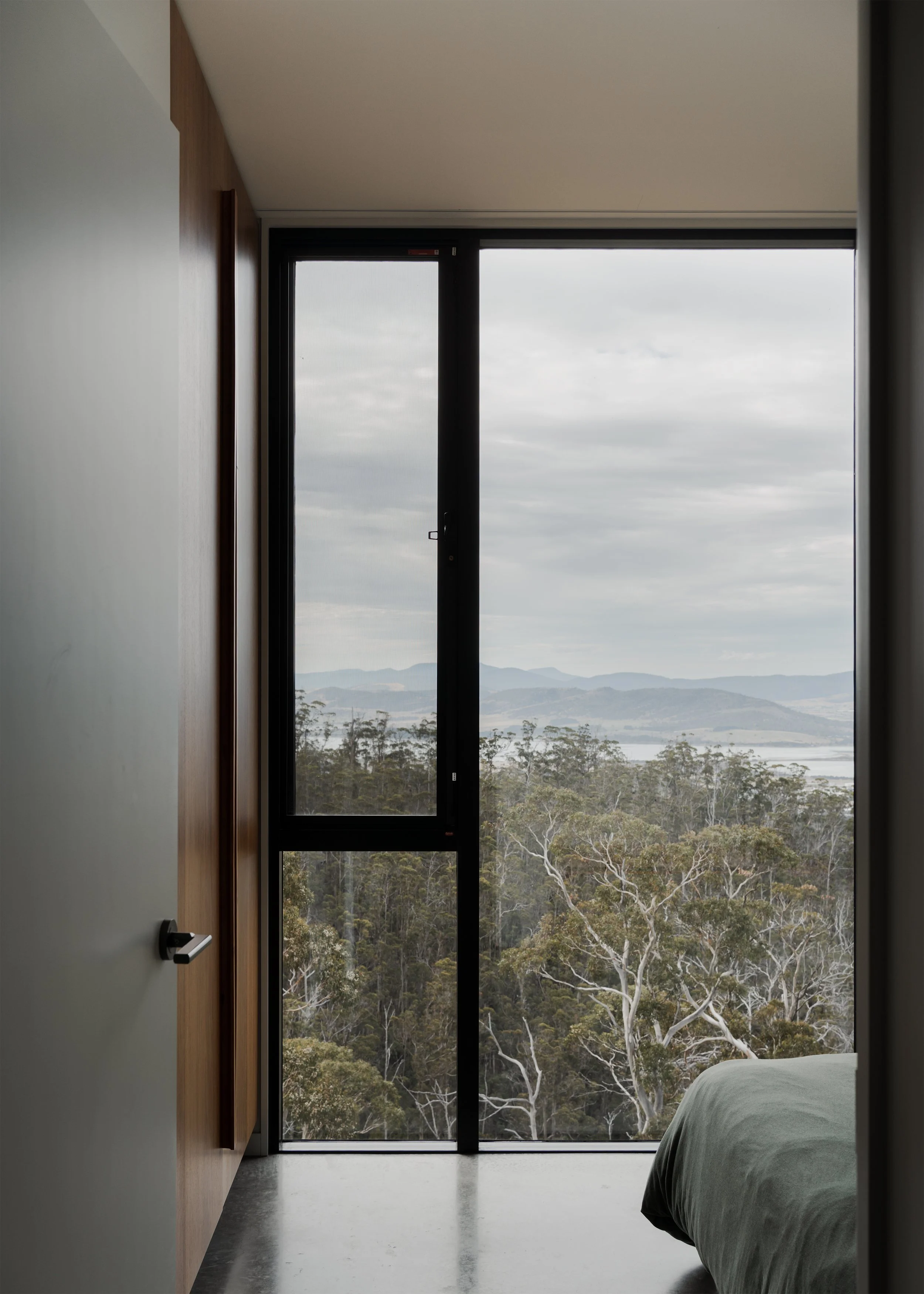 Rylock window design – Australian house design – Hobart house – Hobart Tasmania Australia –Eyrie House by Matt Williams Architects – Simple Dwelling