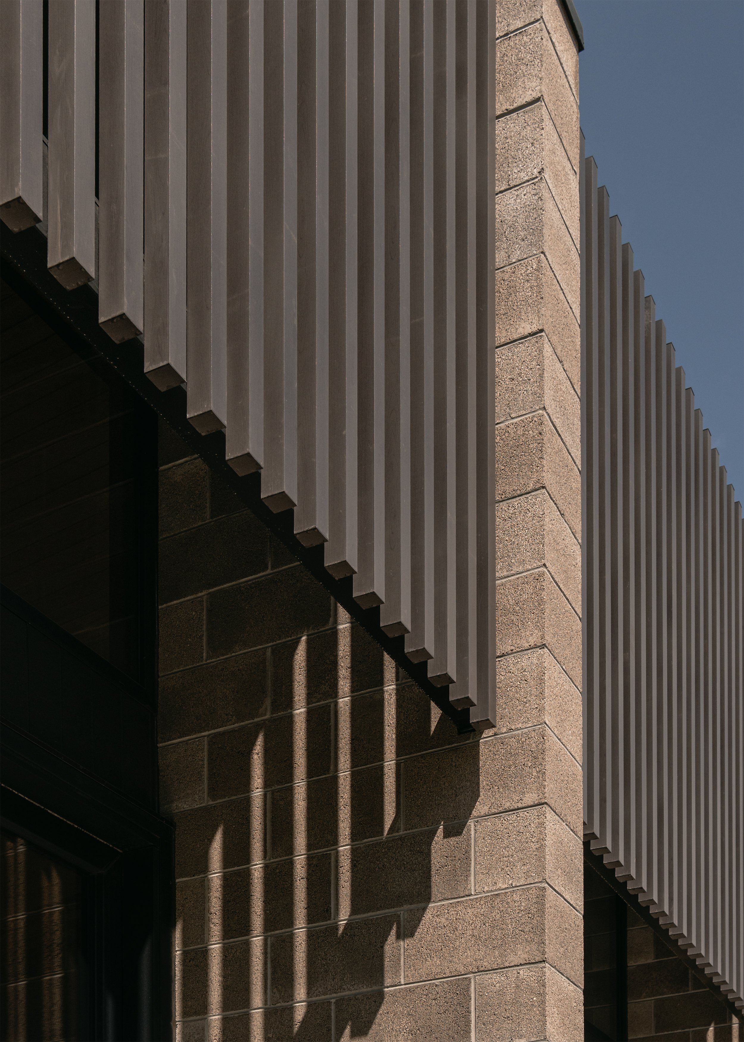 coastal architecture – courtyard home design – Australian house design – St Andrews Beach Victoria Australia – Sandy Bay St Andrews Beach by Aych Architects – Simple Dwelling