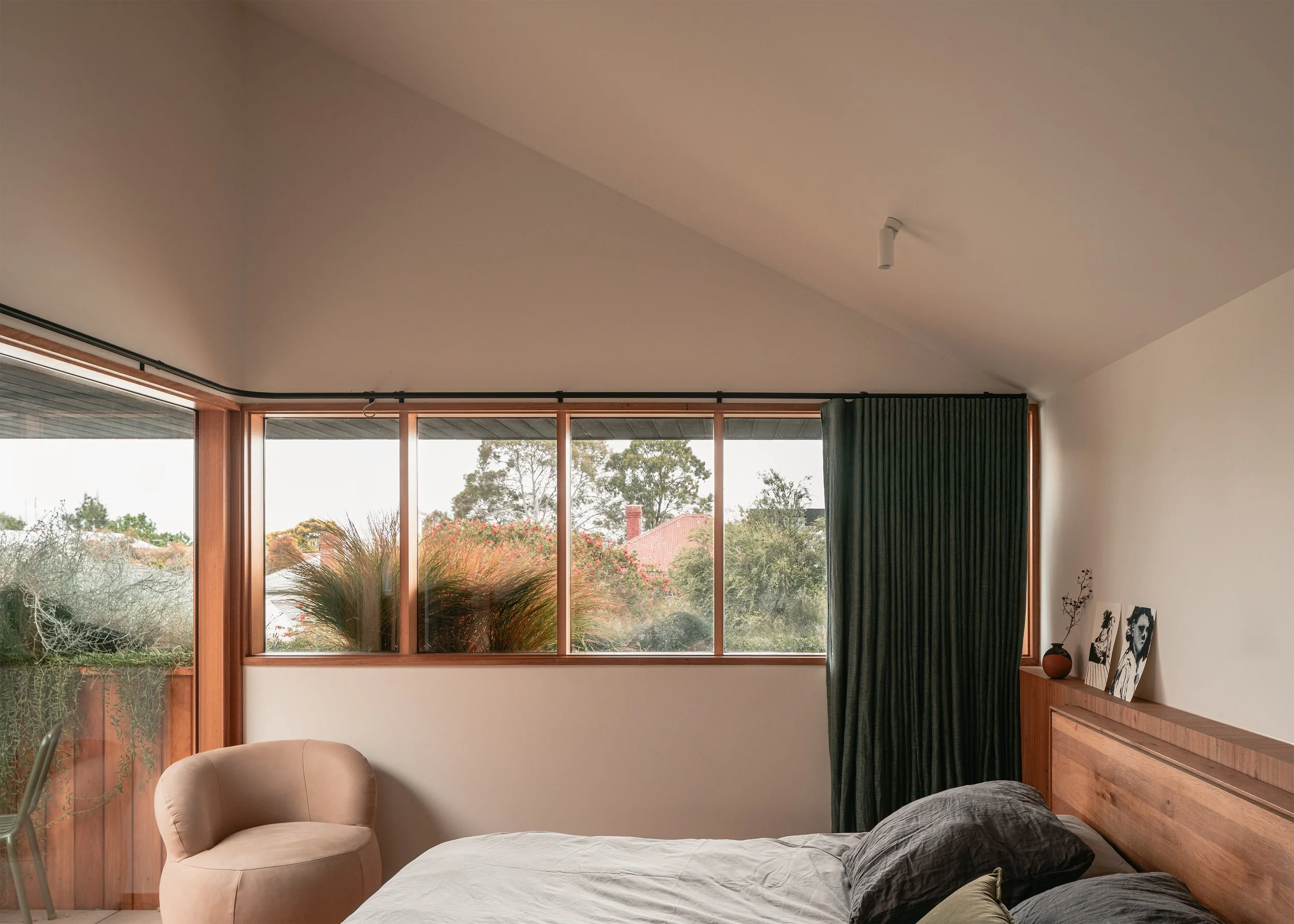 modern bedroom interior – modern house extension – Australian house design – Northcote Victoria Australia – Northcote House by Olaver Architecture – Simple Dwelling