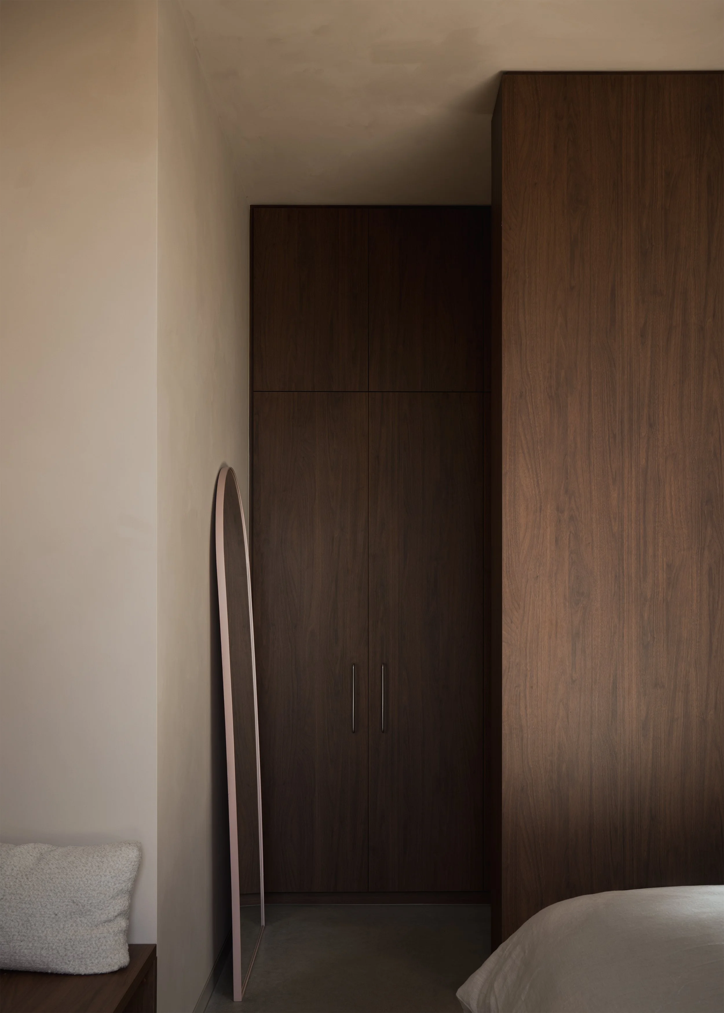 bedroom walk-in-robe design – architect's own home – Torquay house – Torquay Victoria Australia –The Cove by Wolveridge Architects – Simple Dwelling