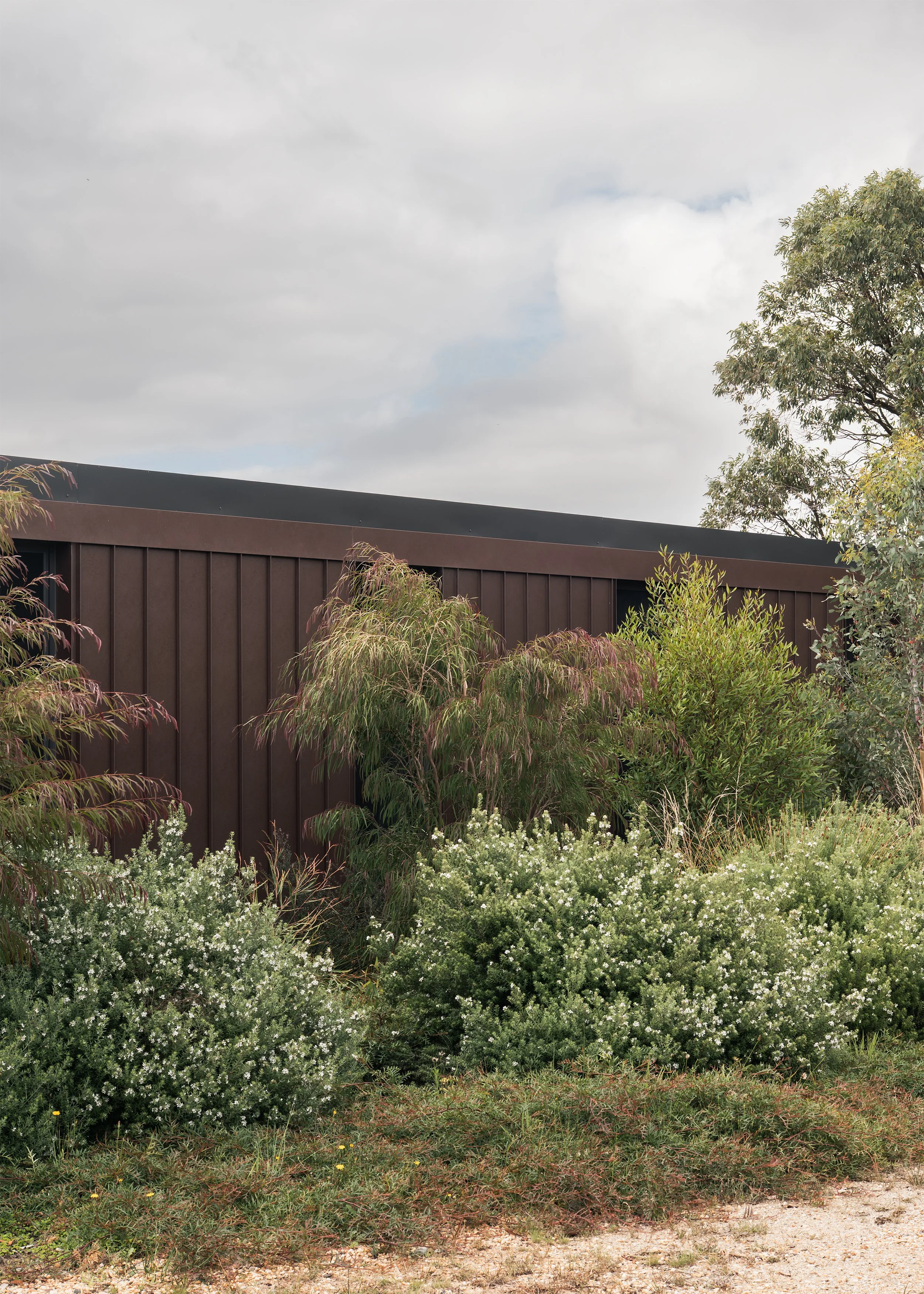 Australian house design – rural house design – Fish Creek House – Fish Creek Victoria Australia – Horizon House by Neil Architecture – Simple Dwelling