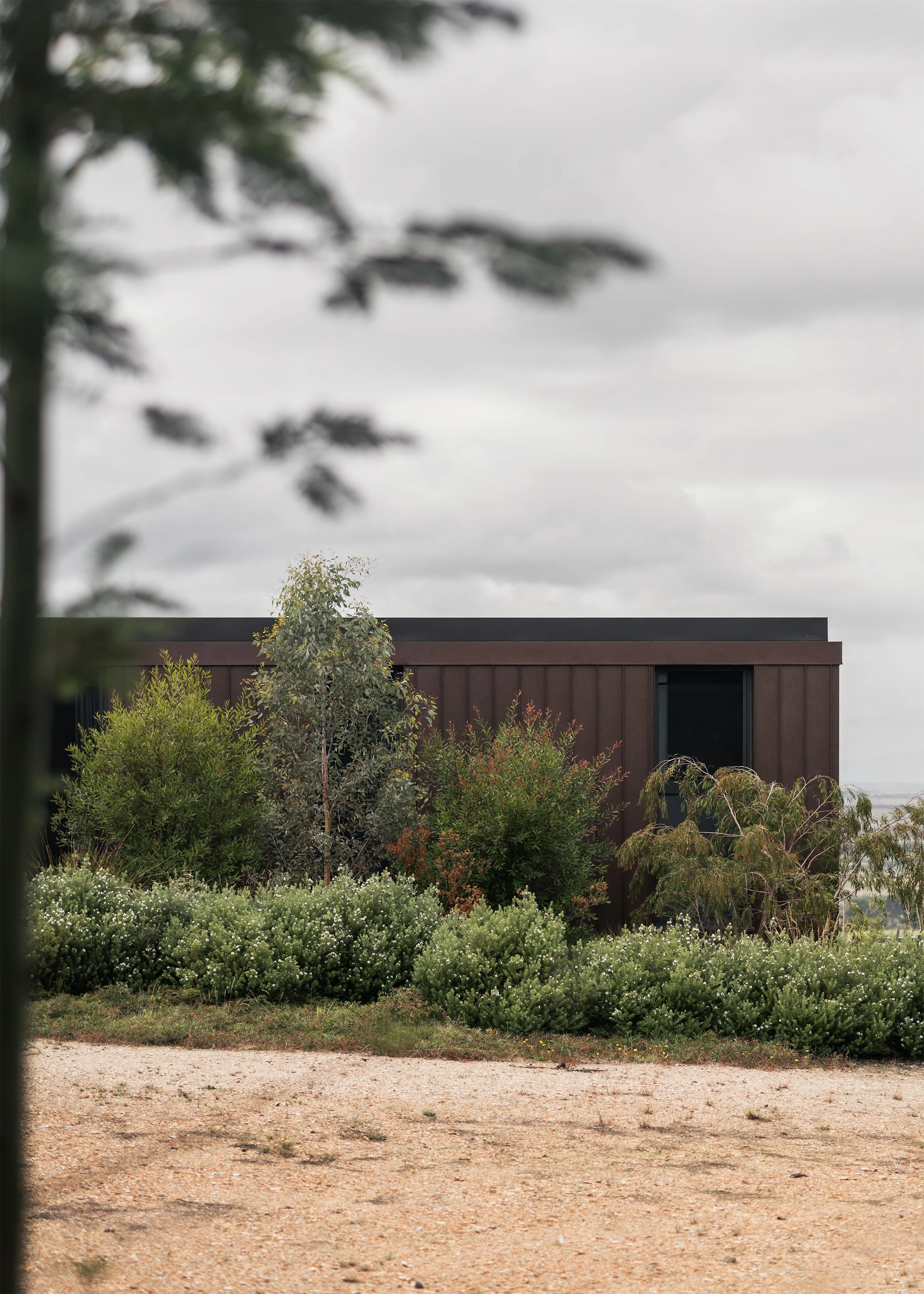 Australian house design – rural house design – Fish Creek House – Fish Creek Victoria Australia – Horizon House by Neil Architecture – Simple Dwelling