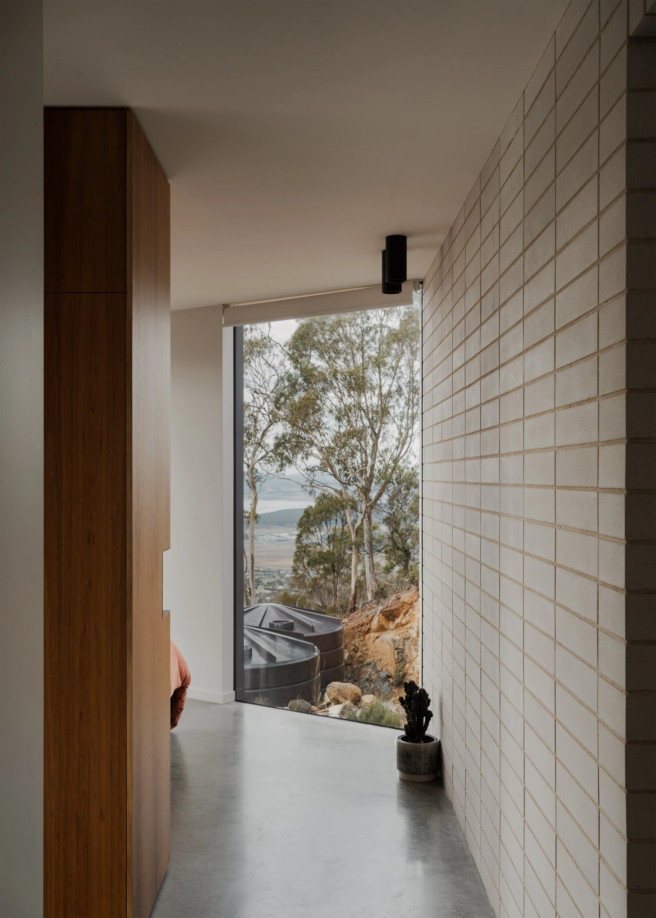 blockwork interior design – Australian house design – Hobart house – Hobart Tasmania Australia –Eyrie House by Matt Williams Architects – Simple Dwelling