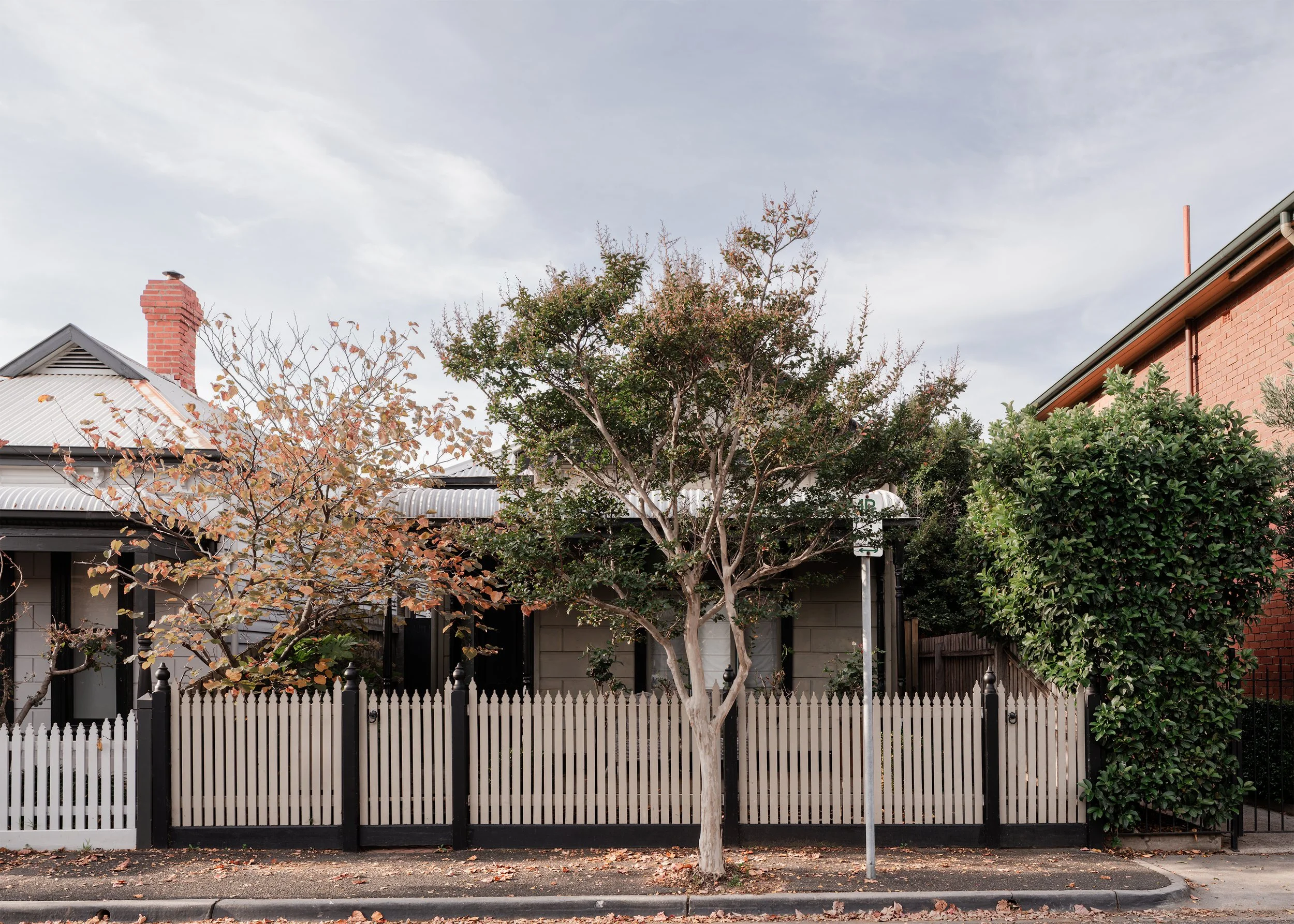 Victorian street facade of Borrowed Garden House by Topology Studio in Albert Park, Melbourne.