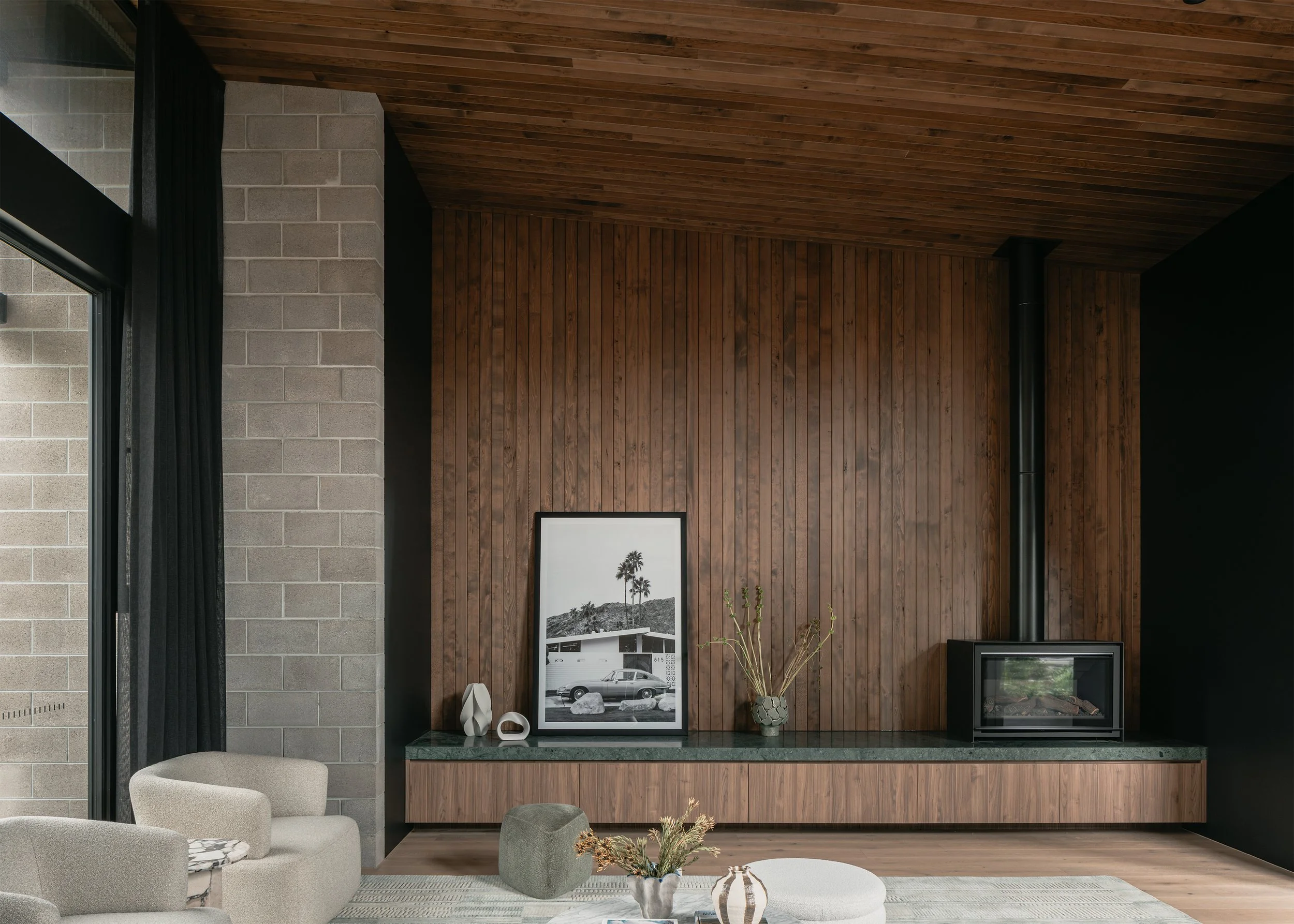 living room interior design – coastal courtyard home design – Australian house design – St Andrews Beach Victoria Australia – Sandy Bay St Andrews Beach by Aych Architects – Simple Dwelling