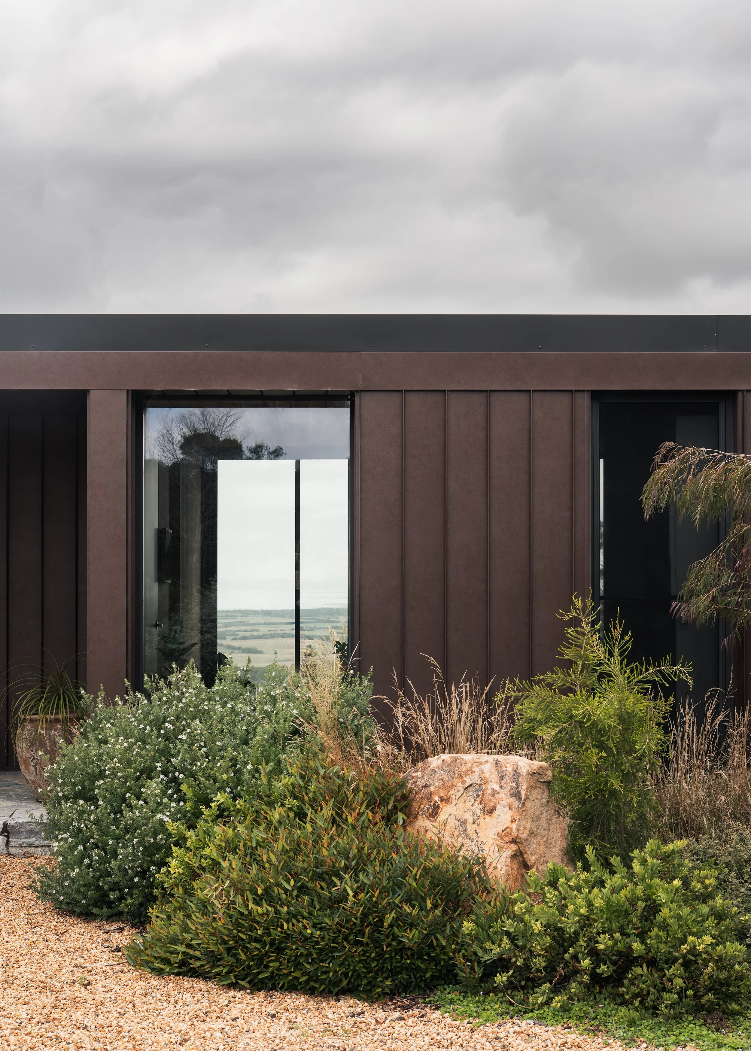 Australian house design – rural house design – Fish Creek House – Fish Creek Victoria Australia – Horizon House by Neil Architecture – Simple Dwelling