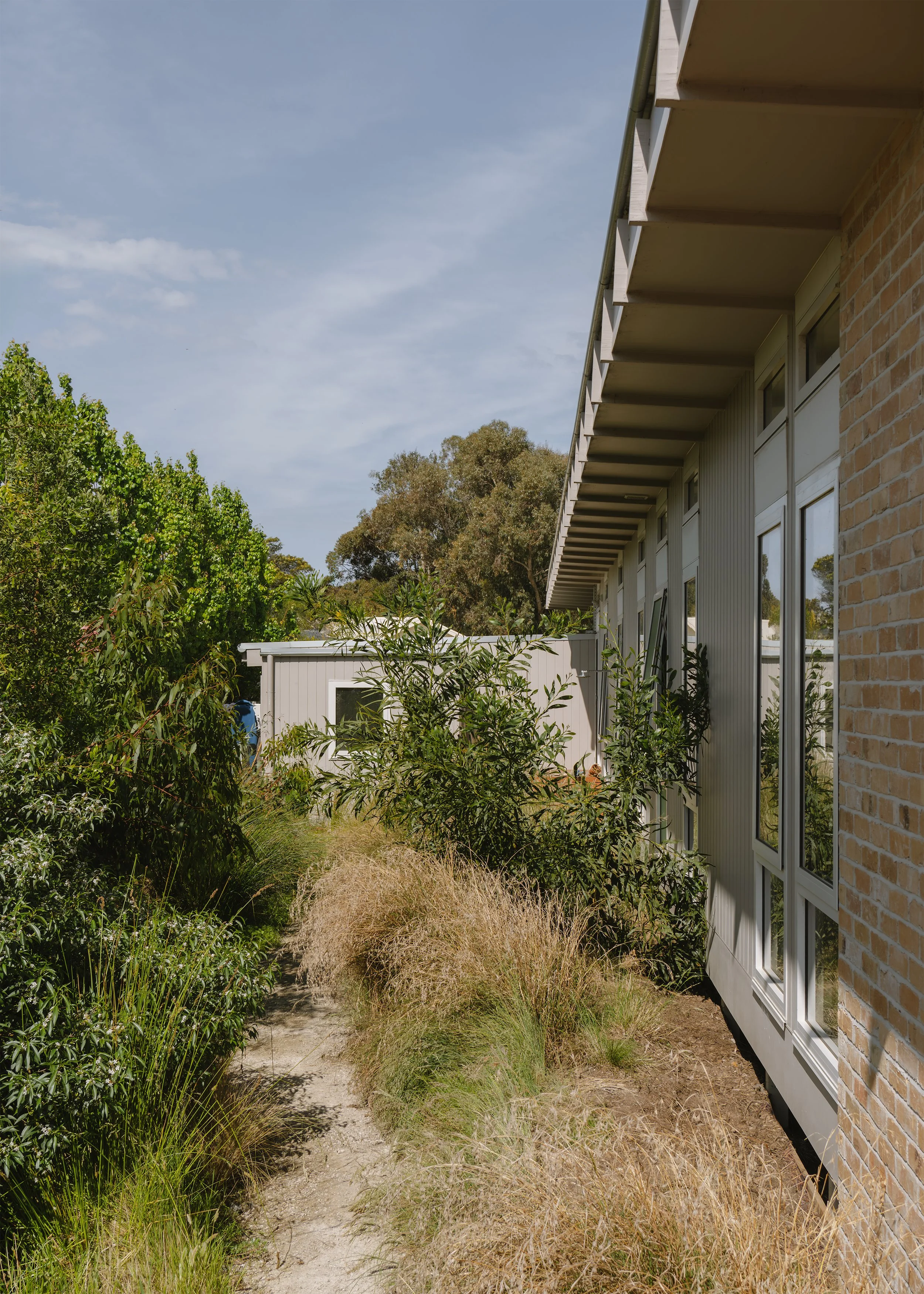 Australian residential architecture – native landscape design – Barwon Heads Victoria Australia – Fisherman's Walk by Megowan
