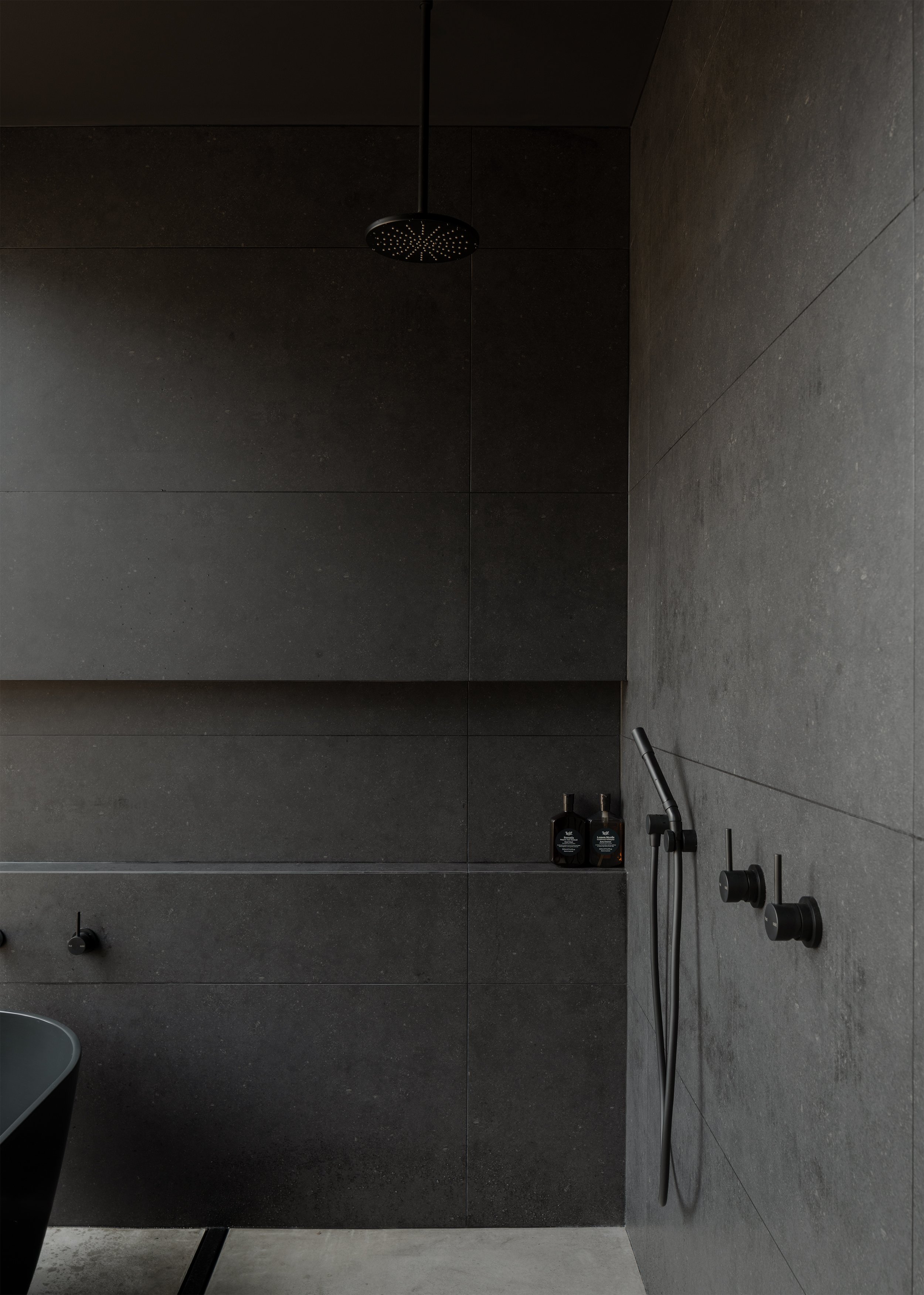 dark bathroom design – Australian house design – Hobart house – Hobart Tasmania Australia –Eyrie House by Matt Williams Architects – Simple Dwelling