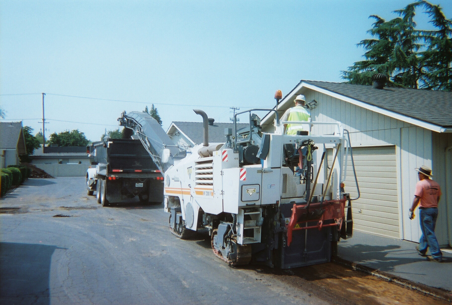 Asphalt-Grinding-&-Milling2.jpg