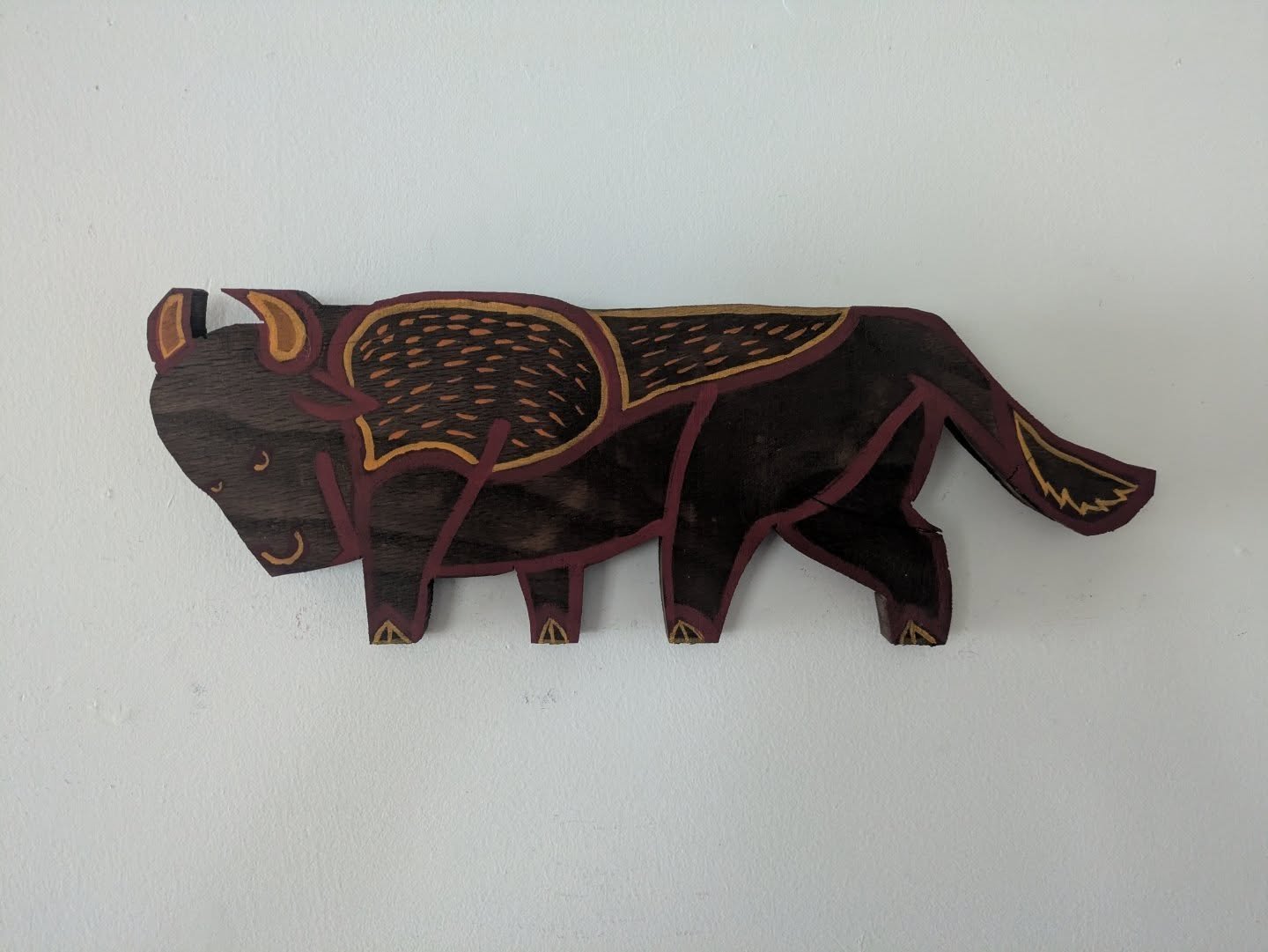 Here are two new wooden paintings I made of a buffalo and musk ox :) These wooden paintings and many more are on display now @commongroundworkers I hope you get the chance to see them in person!
