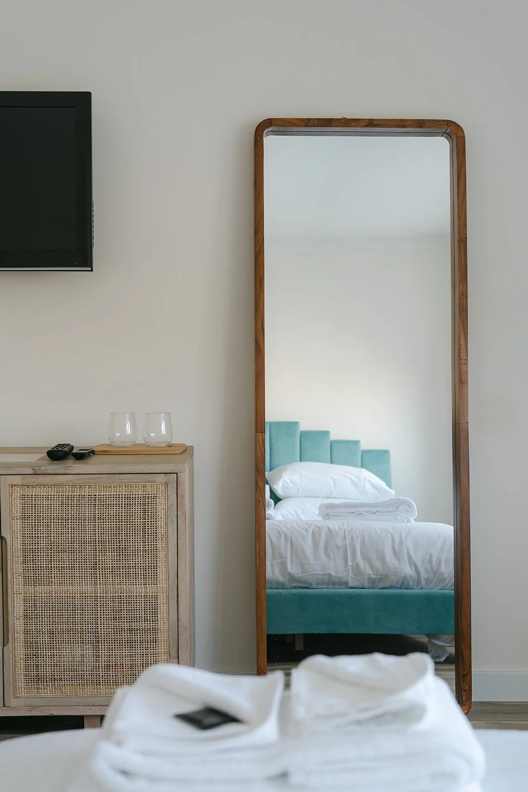 The Shore House - North Wildwood Hotel