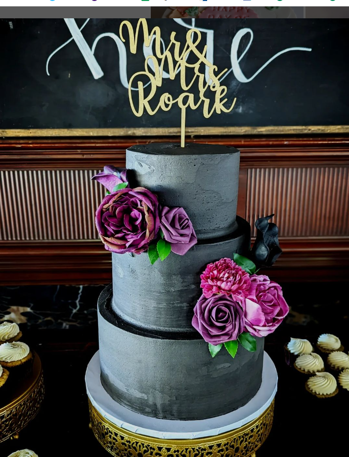 Black Wedding Cake.png