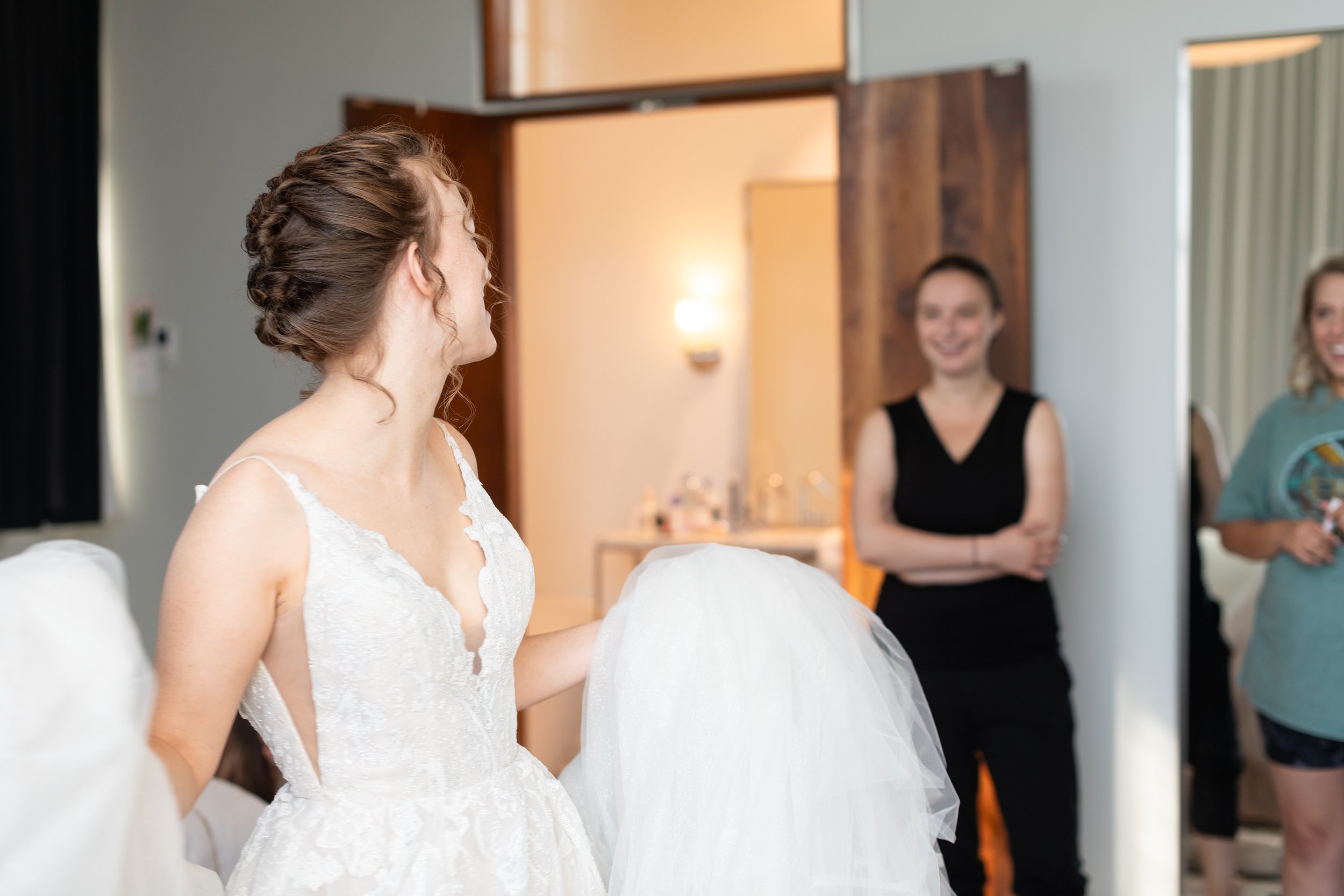 ElizabethAlec-1-GettingReady-047.jpg
