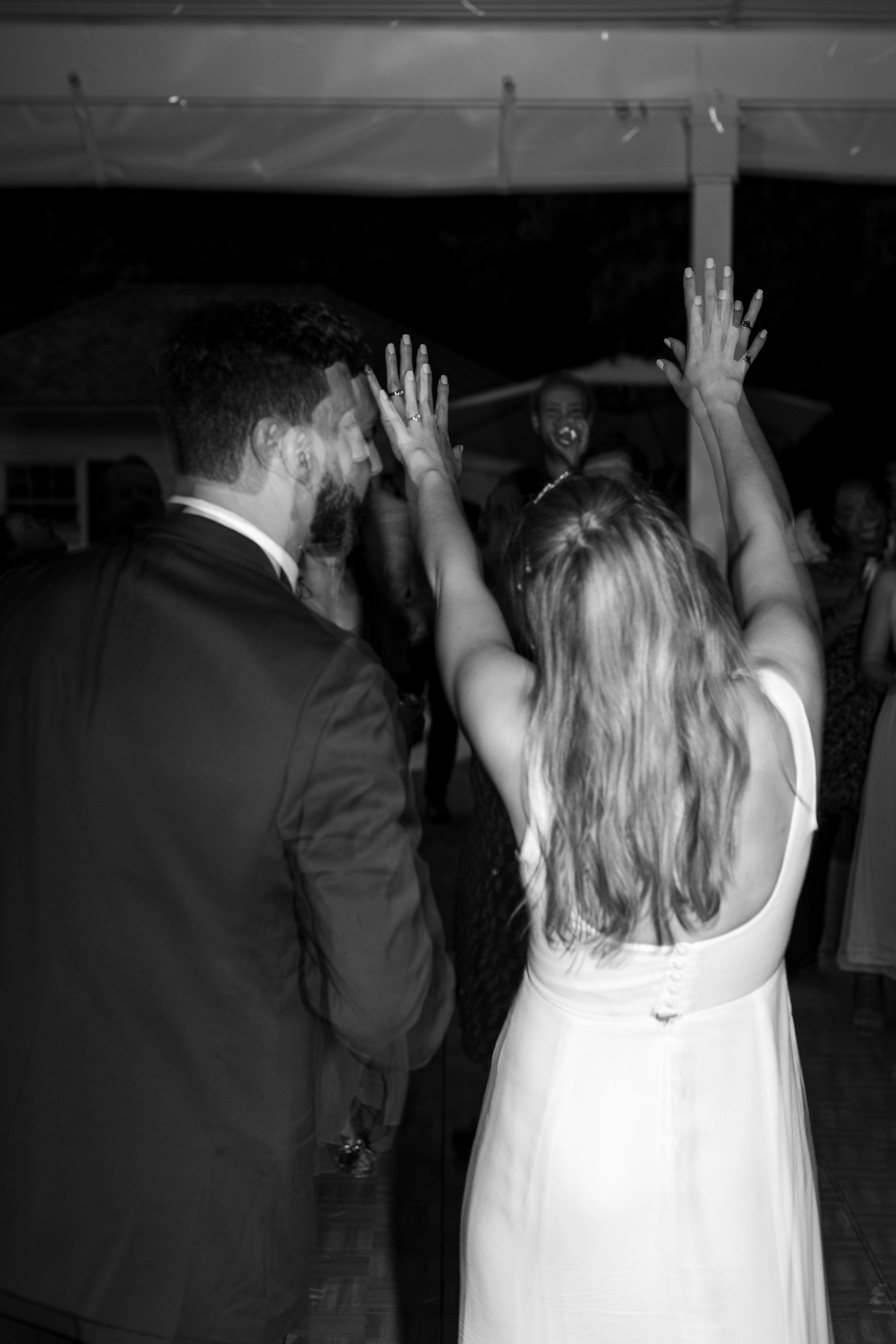 Emma + Kyle - Dancing-010.jpg