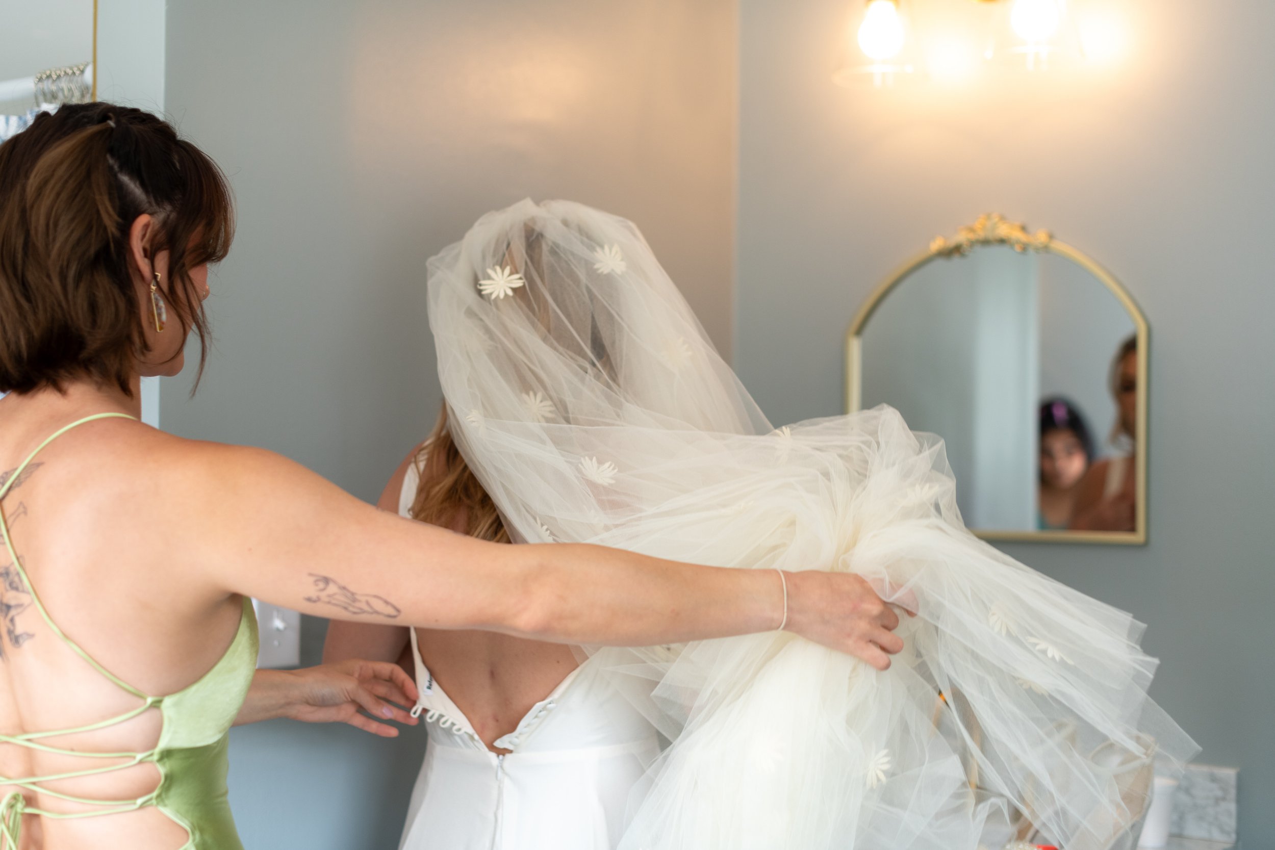 Emma + Kyle - Getting Ready (Bride)-010.jpg