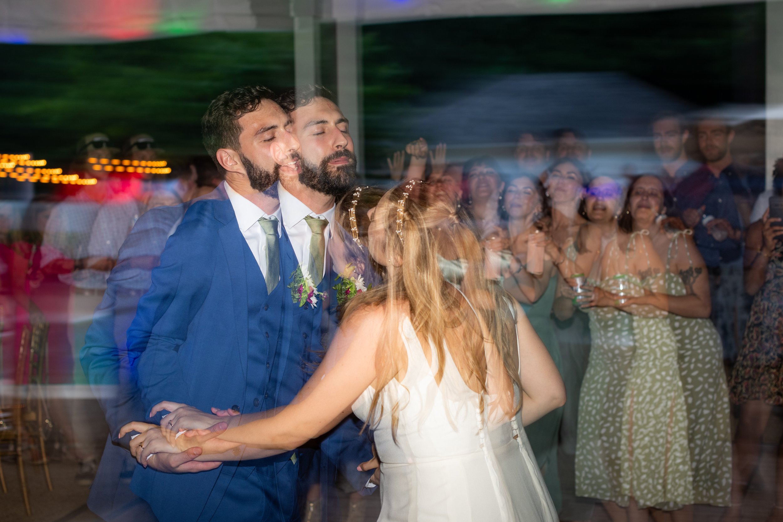 Emma + Kyle - Dancing-008.jpg