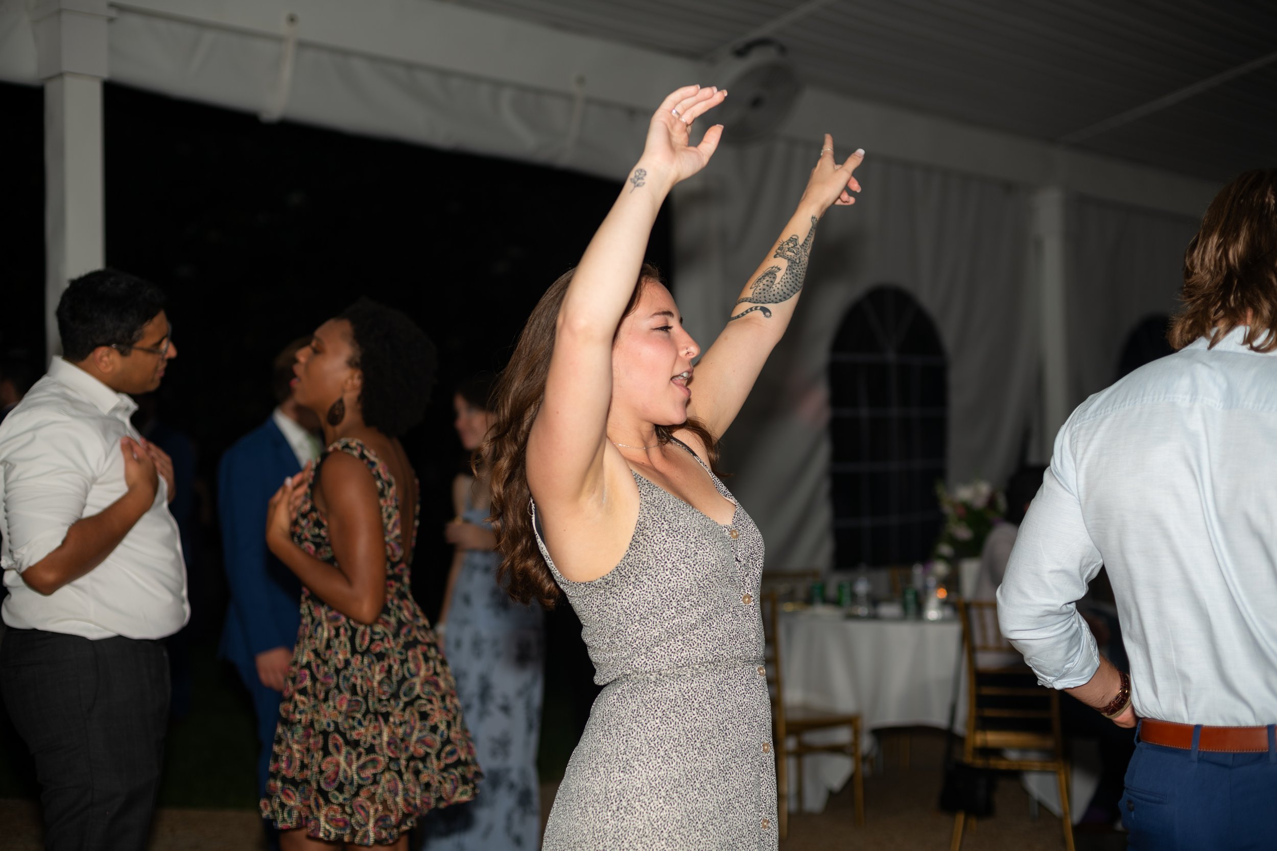 Emma + Kyle - Dancing-032.jpg