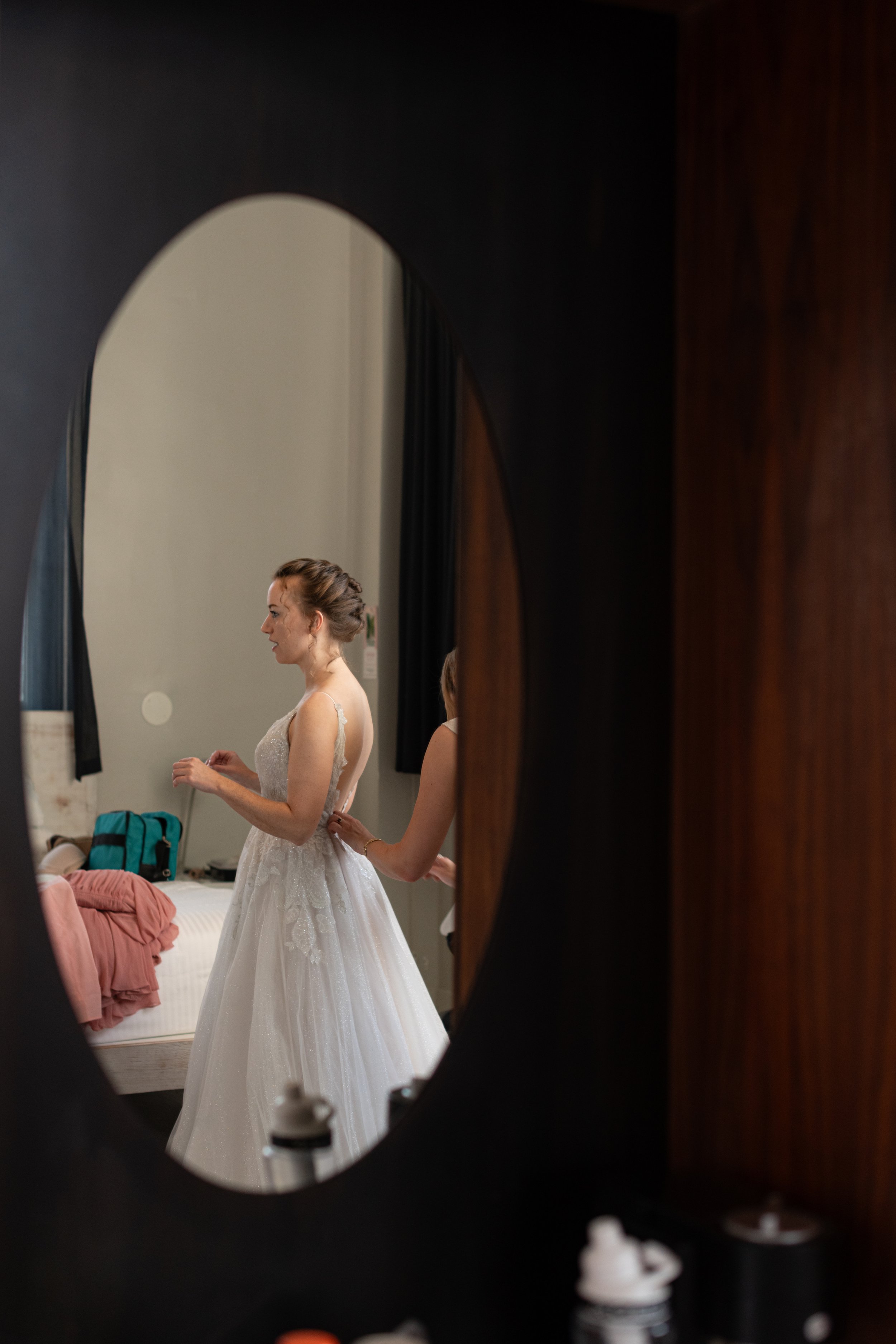 ElizabethAlec-1-GettingReady-036.jpg