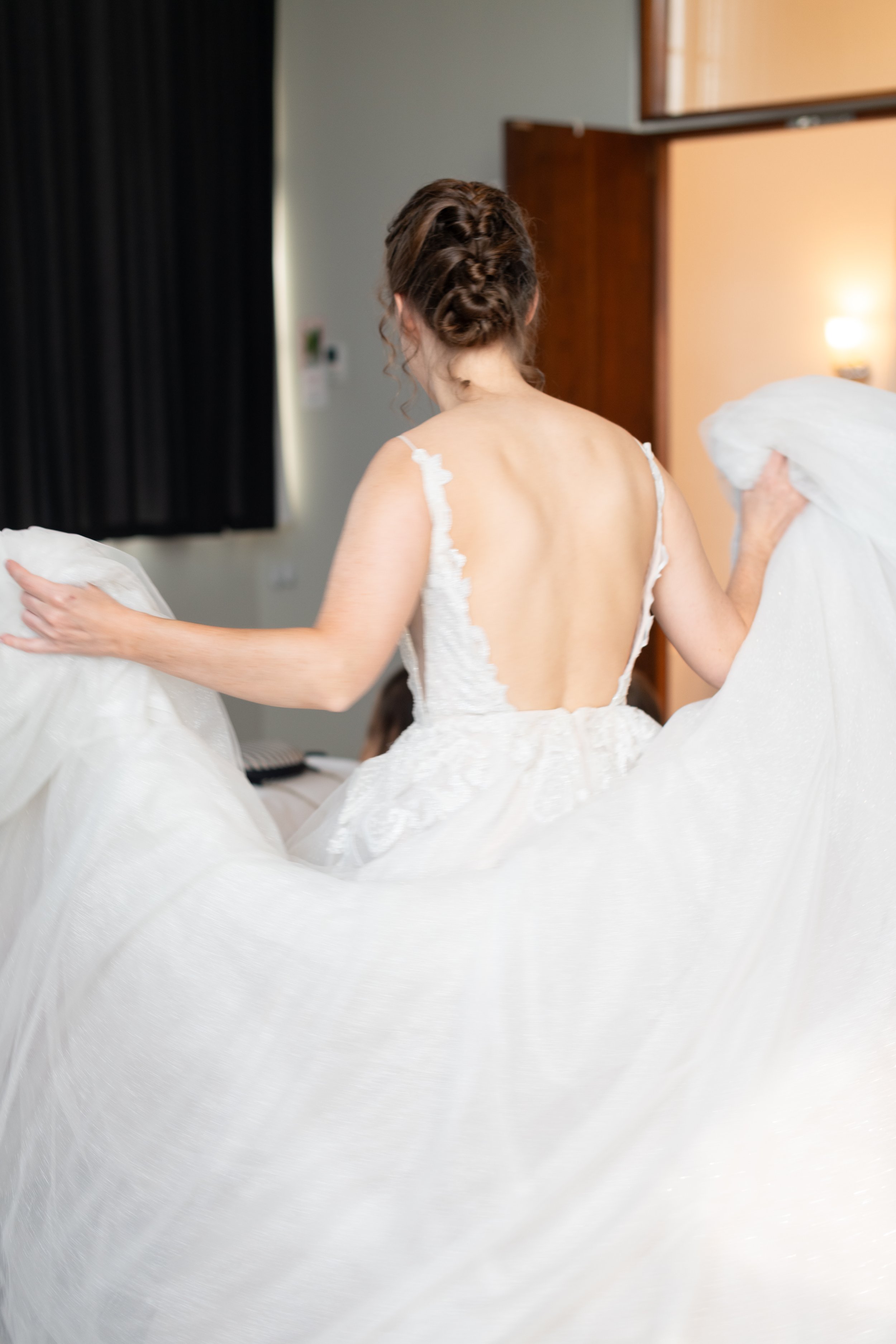 ElizabethAlec-1-GettingReady-044.jpg