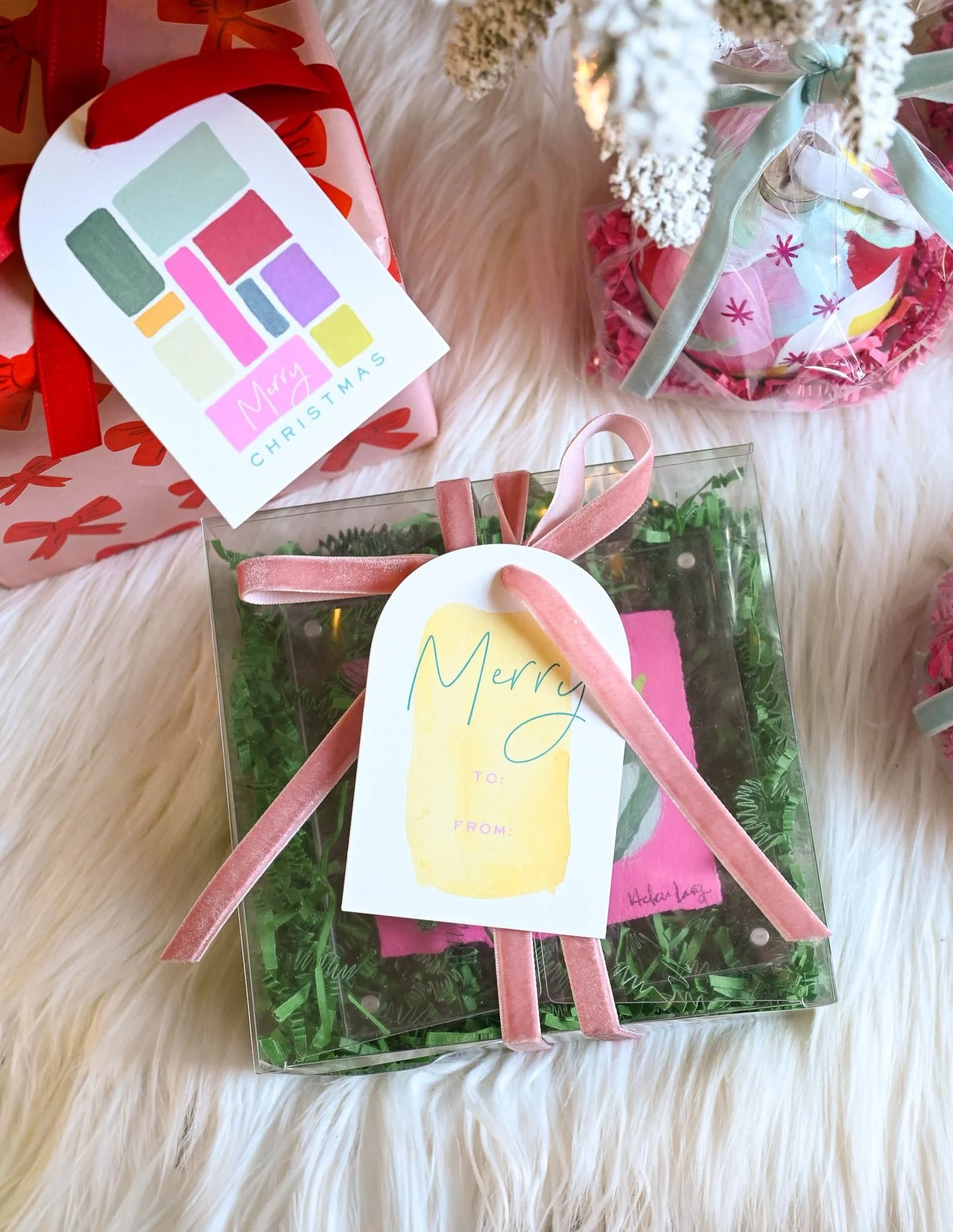 GIFTS GALORE! 🛍️ it&rsquo;s the last week rush to christmas and not only do i have giftables&hellip;but special, unique &amp; fun gifts to give and get! 

last day to ship is the 19th 📦💕

#uniquegifts #specialgifts #handpaintedornaments #colorfula