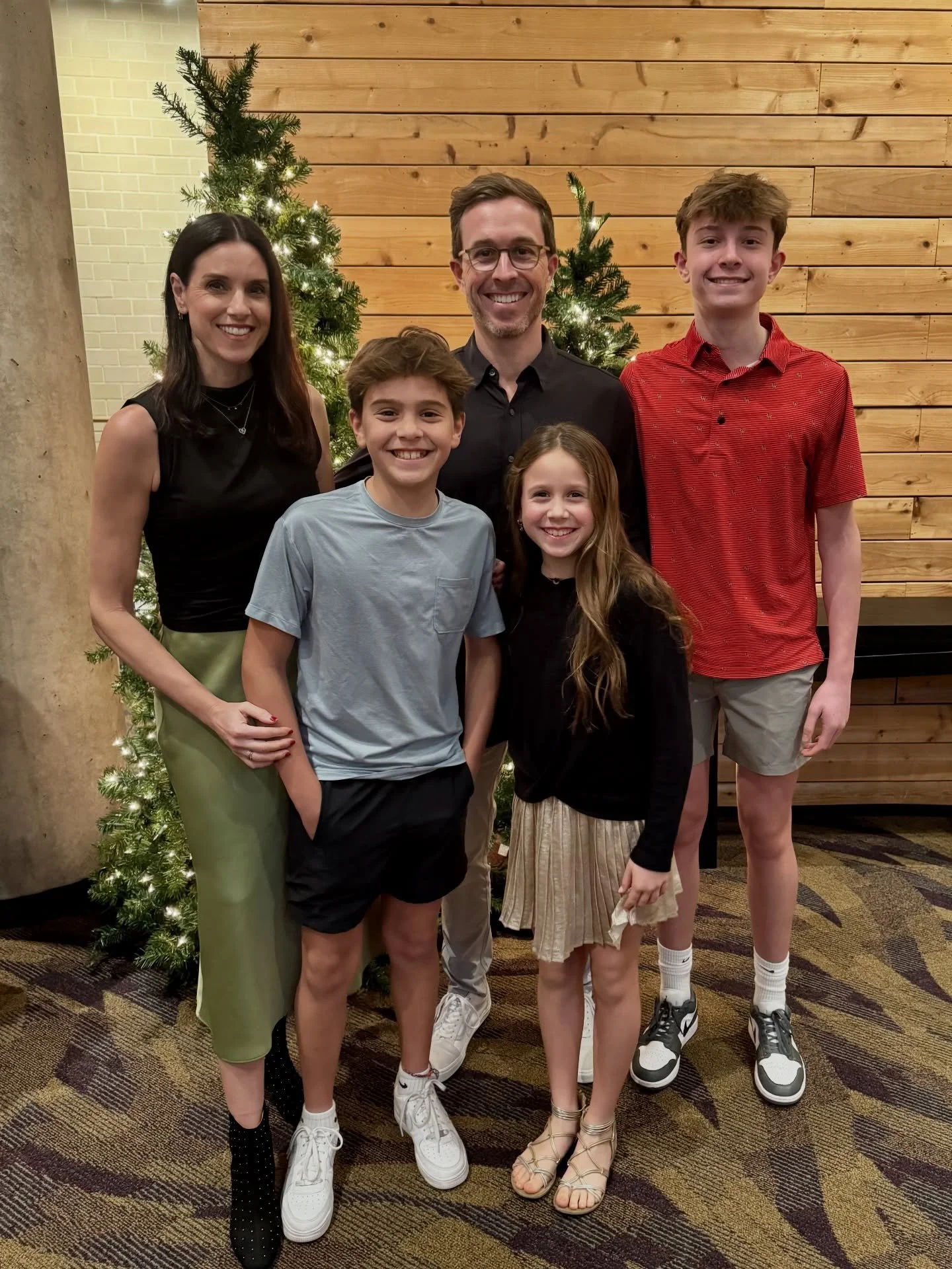 FULL of JOY celebrating Christmas with my whole family this year!! wishing you and yours a JOY filled holiday season!🎄