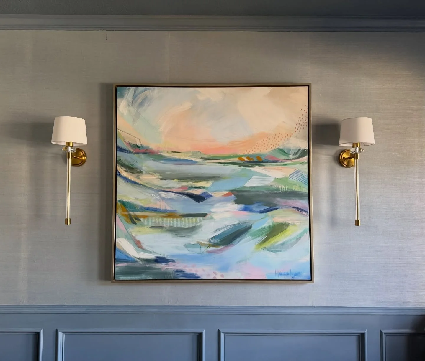 an oldie but goodie just got a pretty new backdrop &agrave; la @elizabeth.woodard.interiors ✨