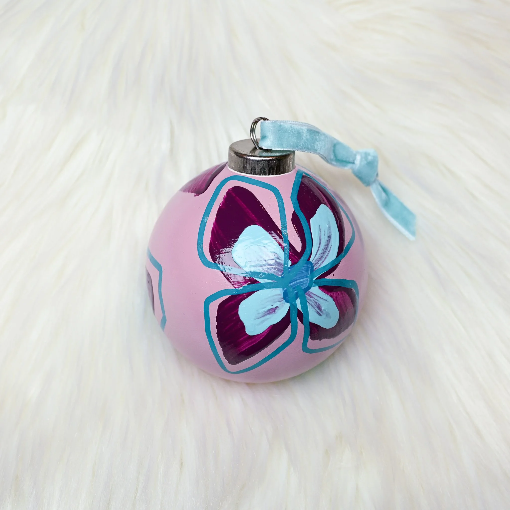 WINE & AQUA FLOWERS ON ROSE