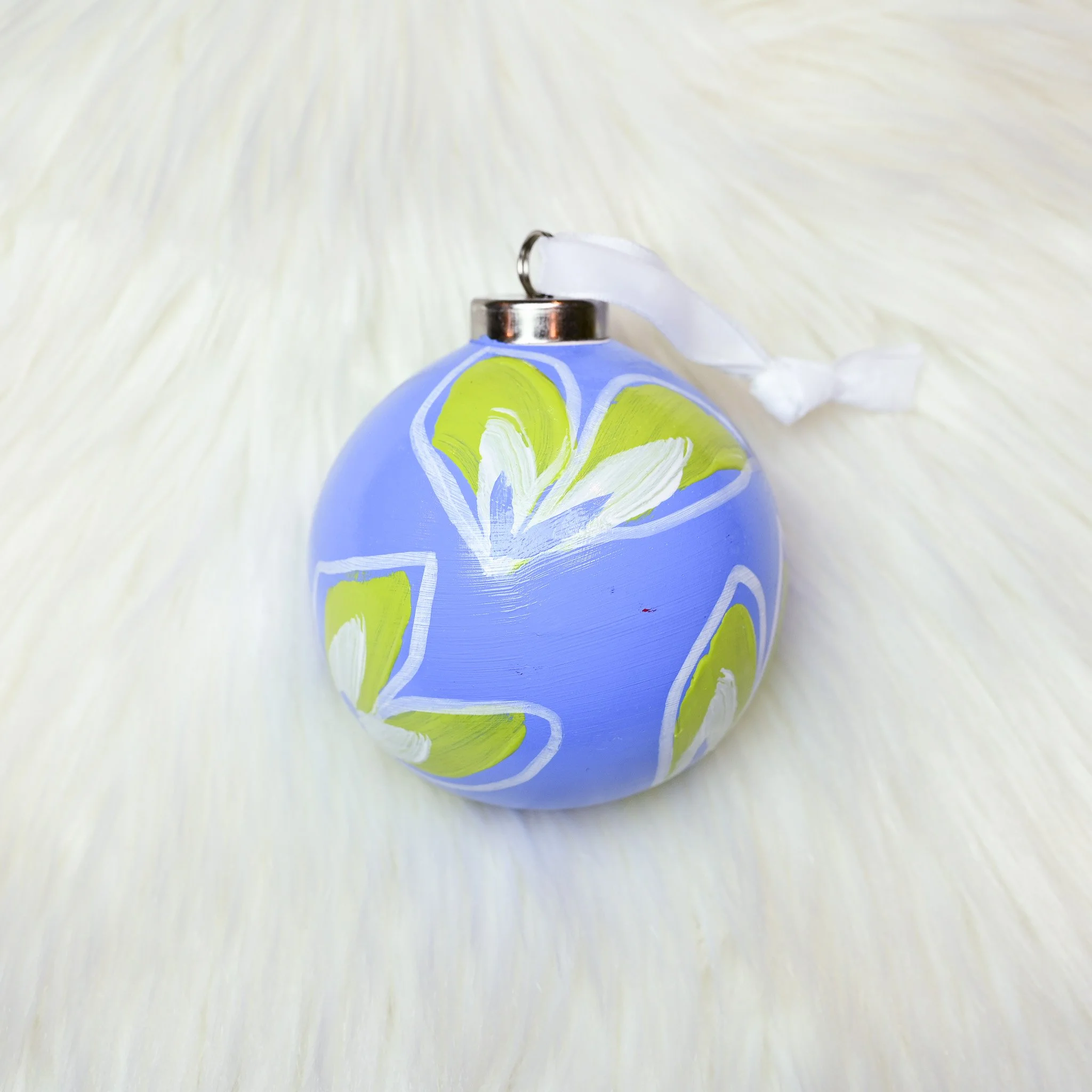 CHARTREUSE & WHITE FLOWERS ON LIGHT BLUE