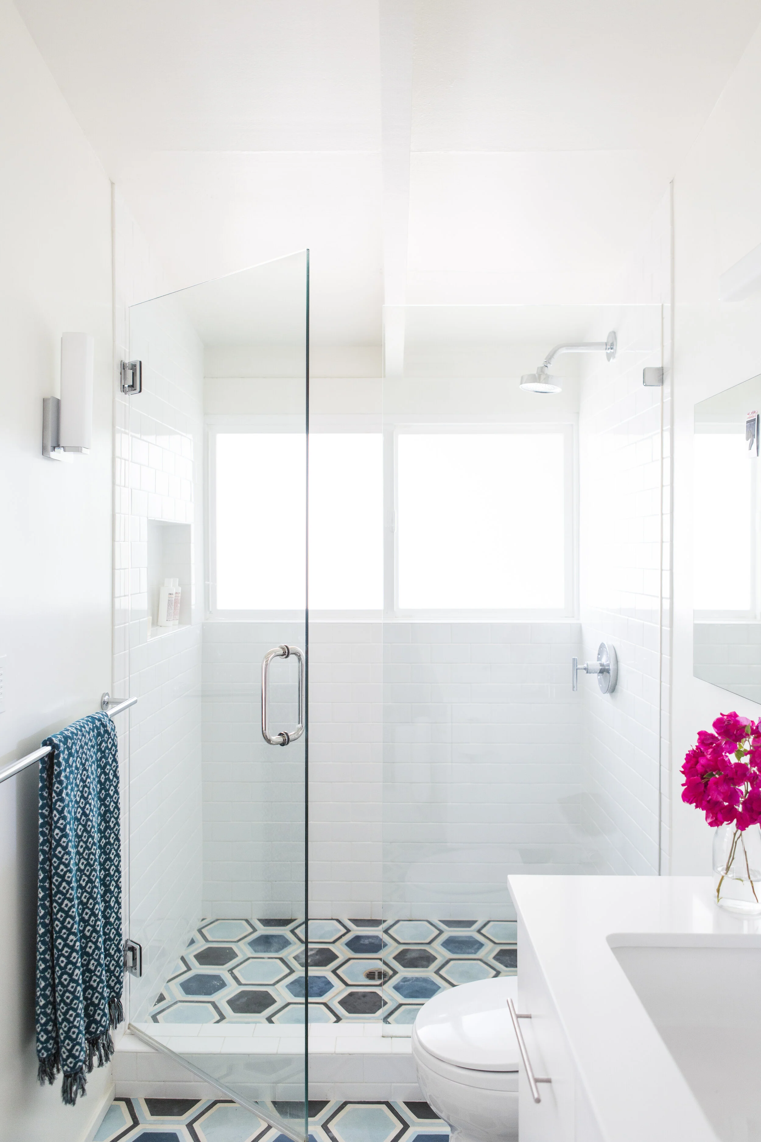 Interior design pattern floor tile bathroom. 