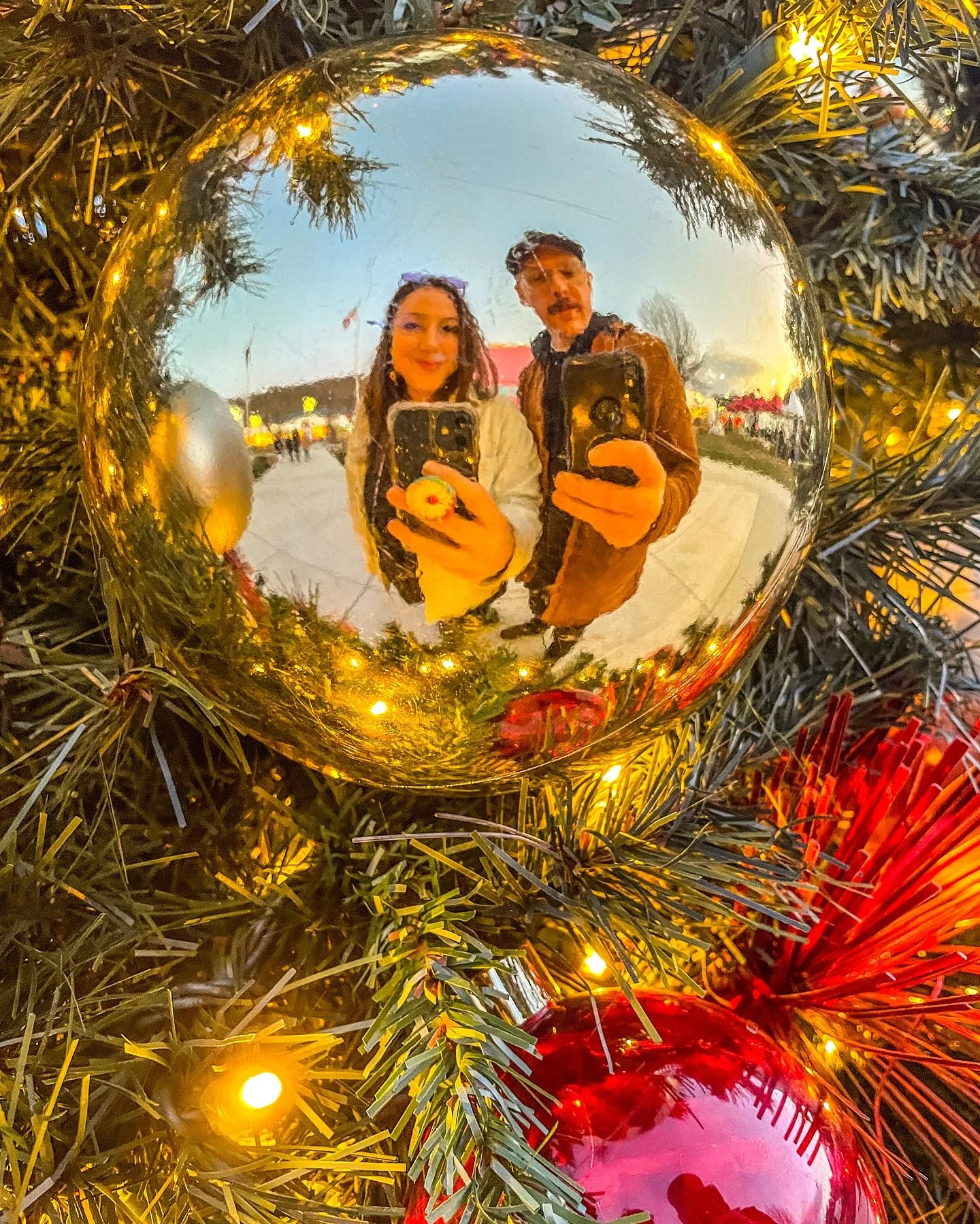 Celebrating Christmas in July this week and taking it very seriously! 🎄 Unearthing a carousel of memories from Last Christmas from the drafts folder: decorations, loved ones, reunions, and seasonal sights around NJ/NY/PA ❤️💚 #lastchristmas #christm