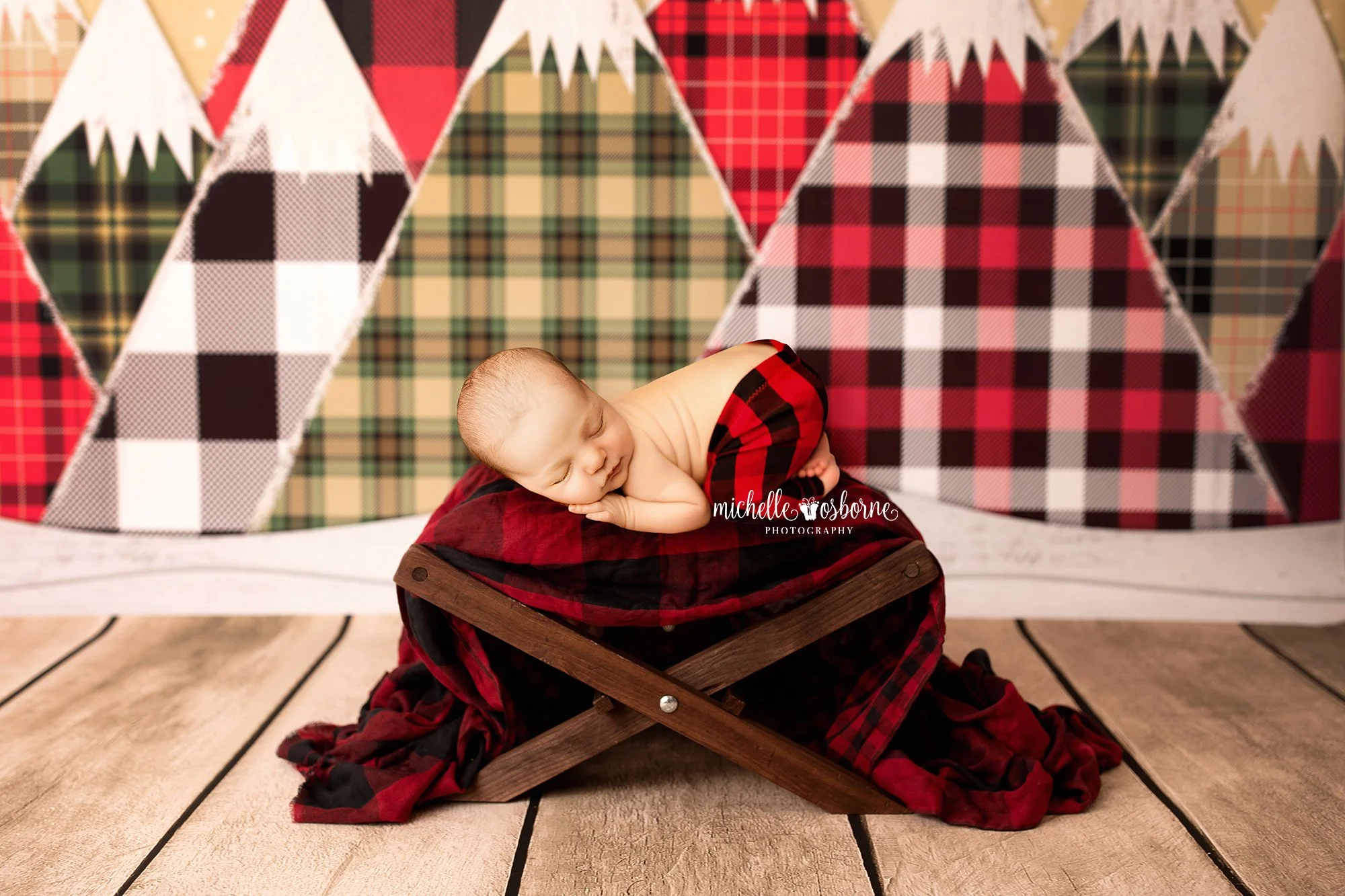 I have been blessed to capture every baby for this sweet family and little Barrett makes for lucky #4! 🥰 He came right after Christmas and is every bit as precious as his brothers and sister. 🧸

➡️ Reminder - Please book your newborn session in adv