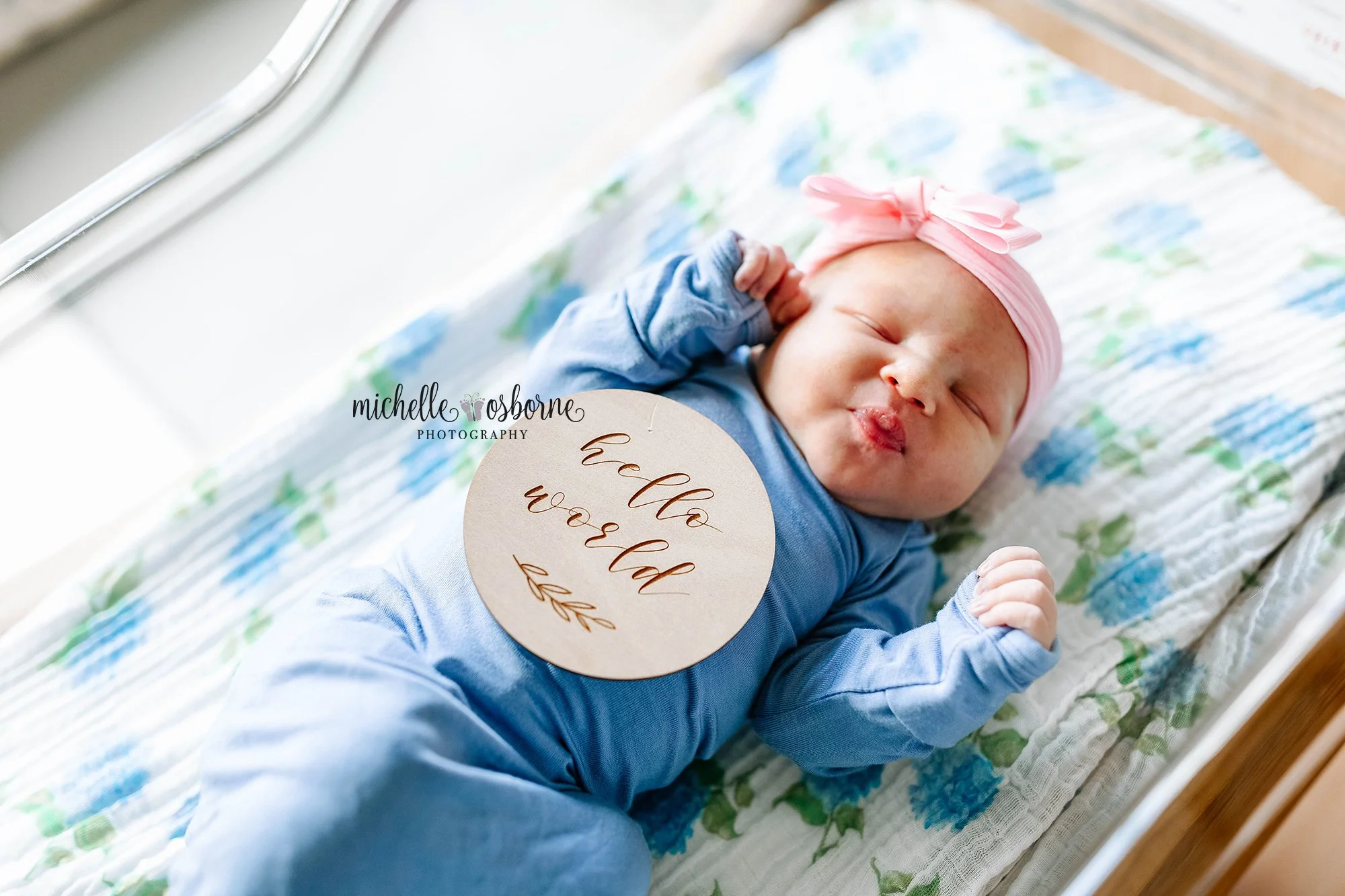 It was such a pleasure capturing all the sweet, brand new details for baby Lennie's Fresh 48 session. I can't wait to have her in the studio this week for her newborn session! 😍

➡️ Reminder - Please book your newborn session in advance. I only have