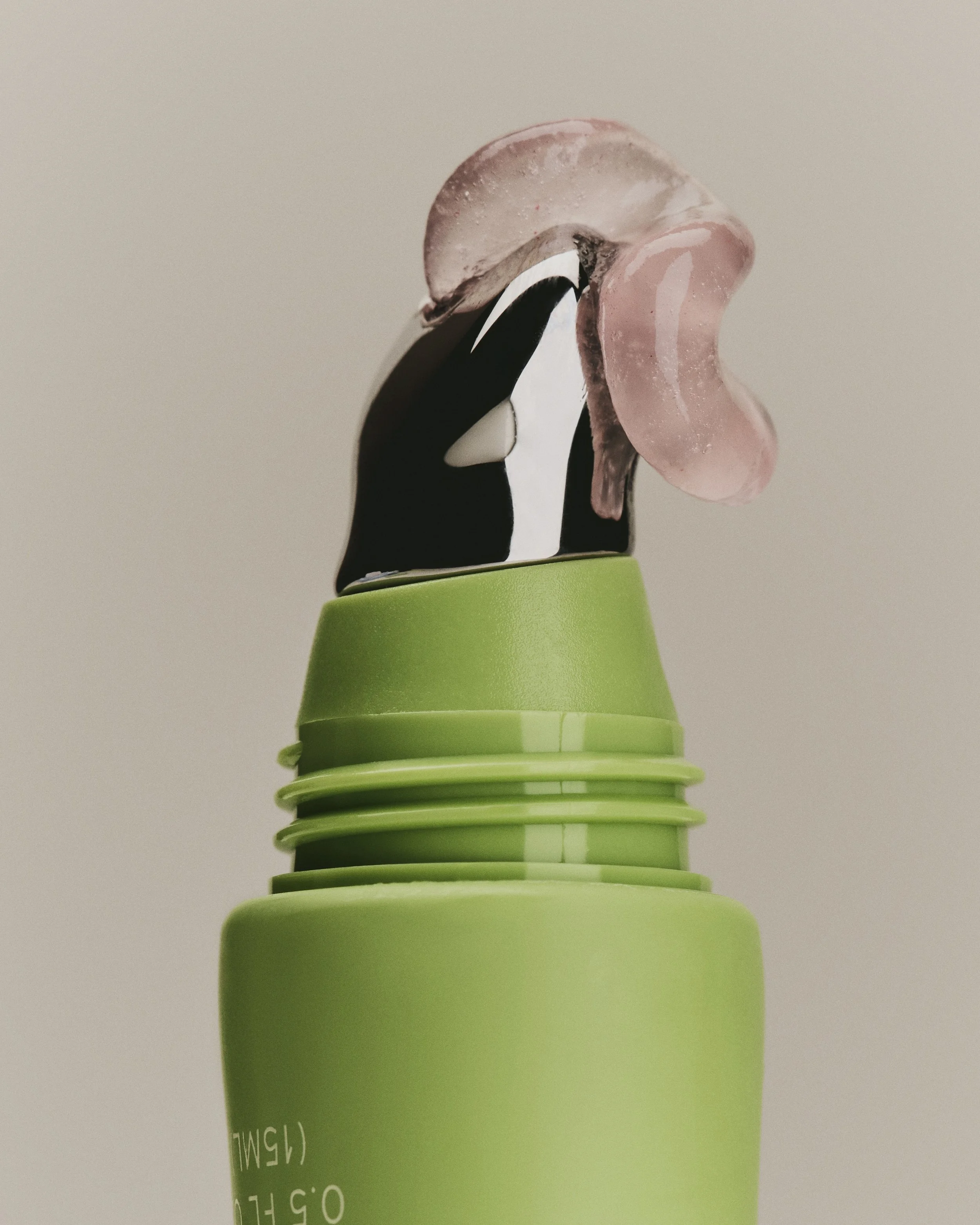 20241121_DBaum_SweetJuly_StillLife-Food_Shot01_LipFormula_TubeSqueeze_0355_V1.jpg